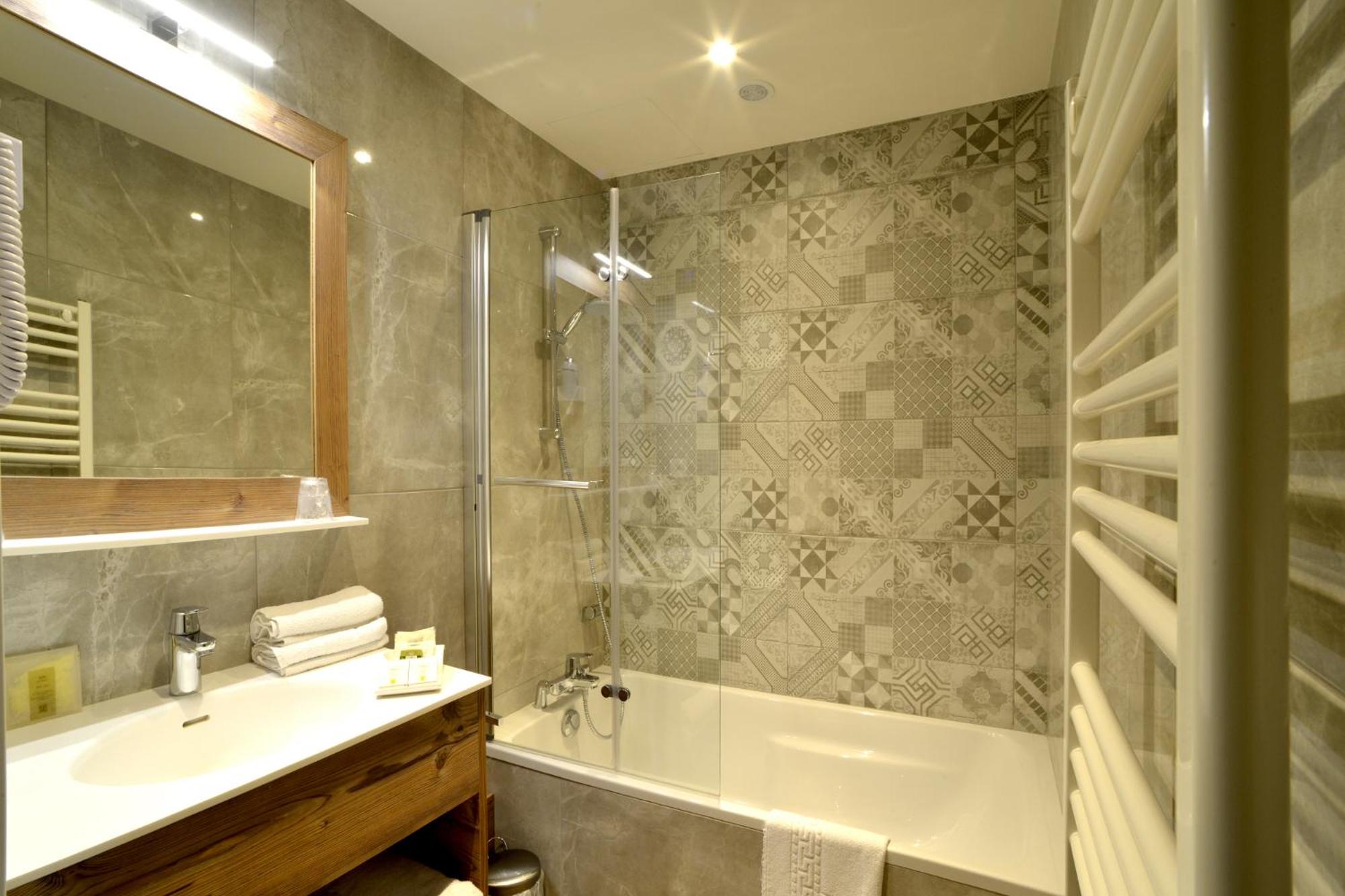 Superior Twin Or Double Room photo 3
