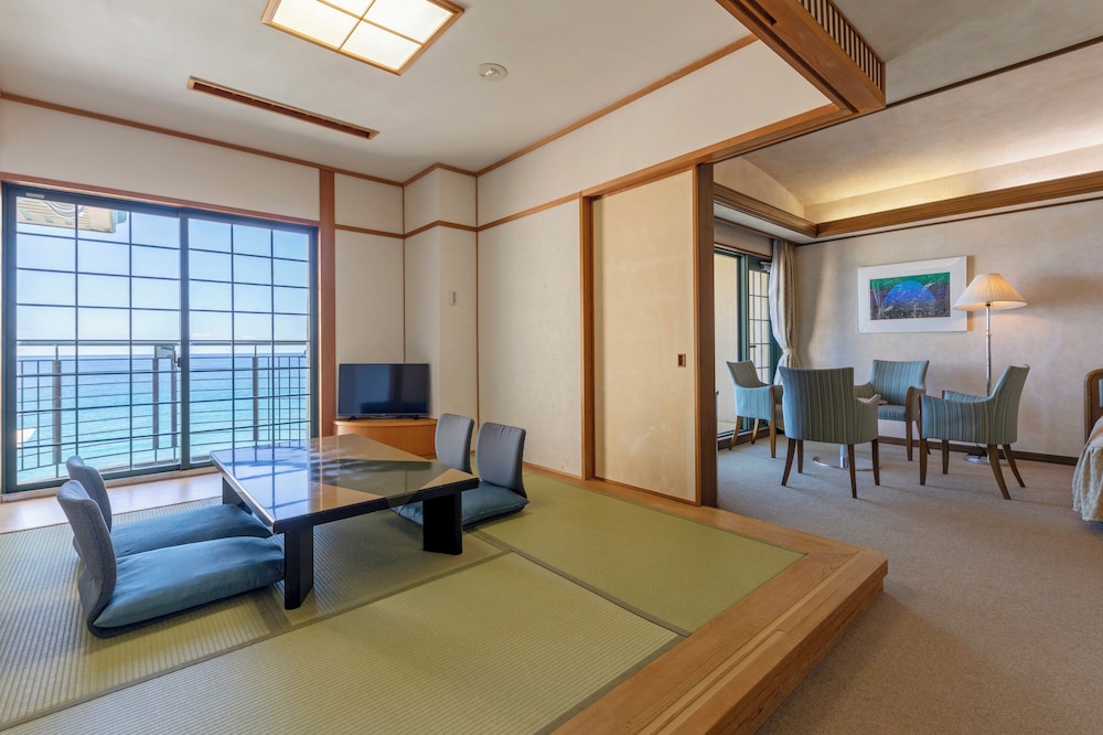 Japanese Western Style Room, Ocean View - Photo 5