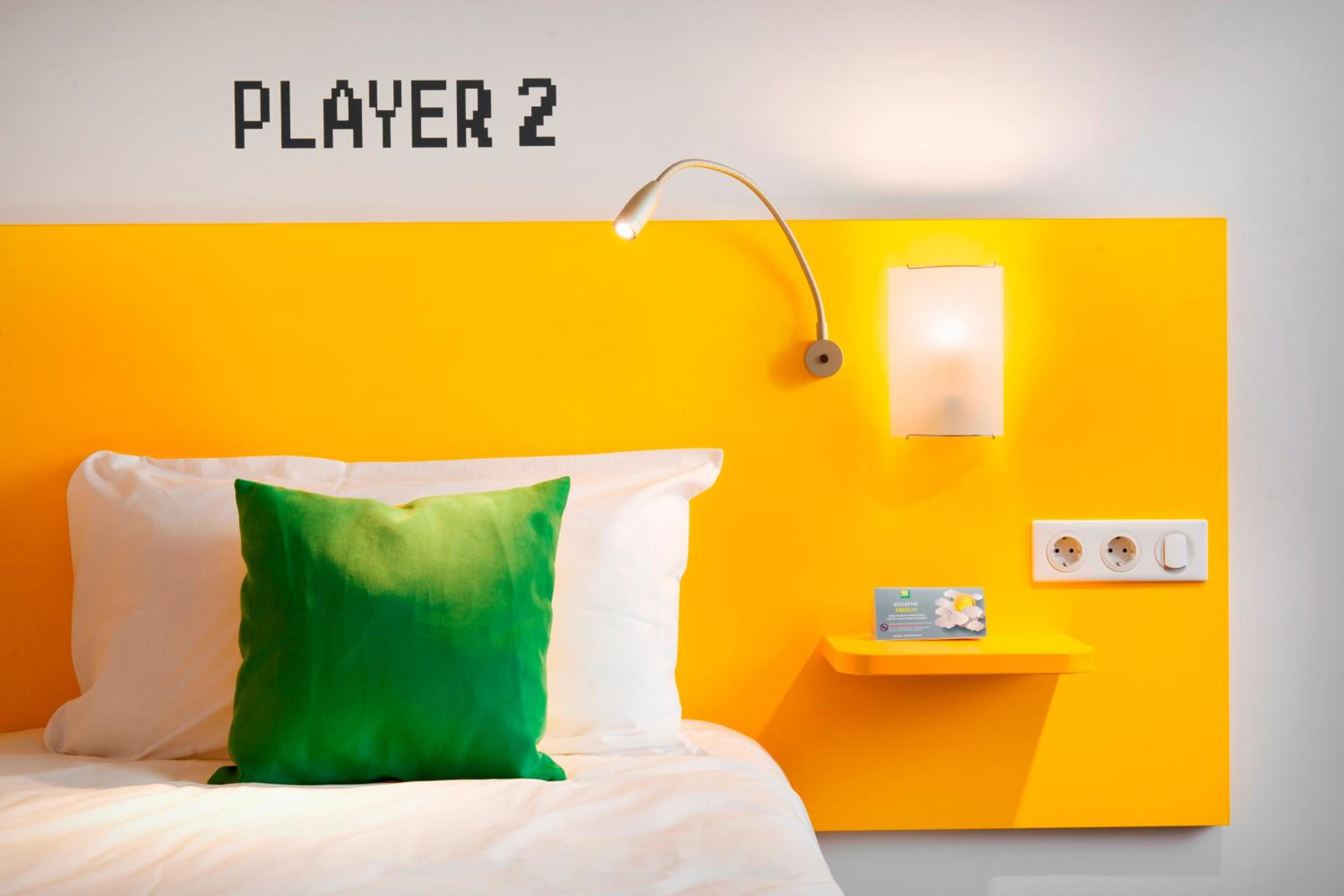 Design Room with 2 Single Beds - Photo 14