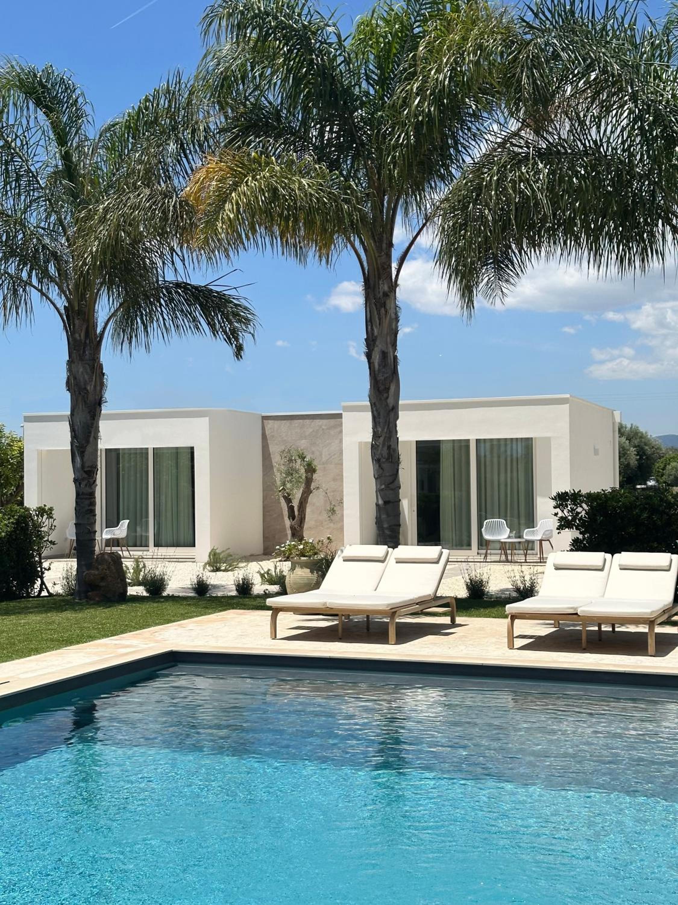 Suite with Pool View