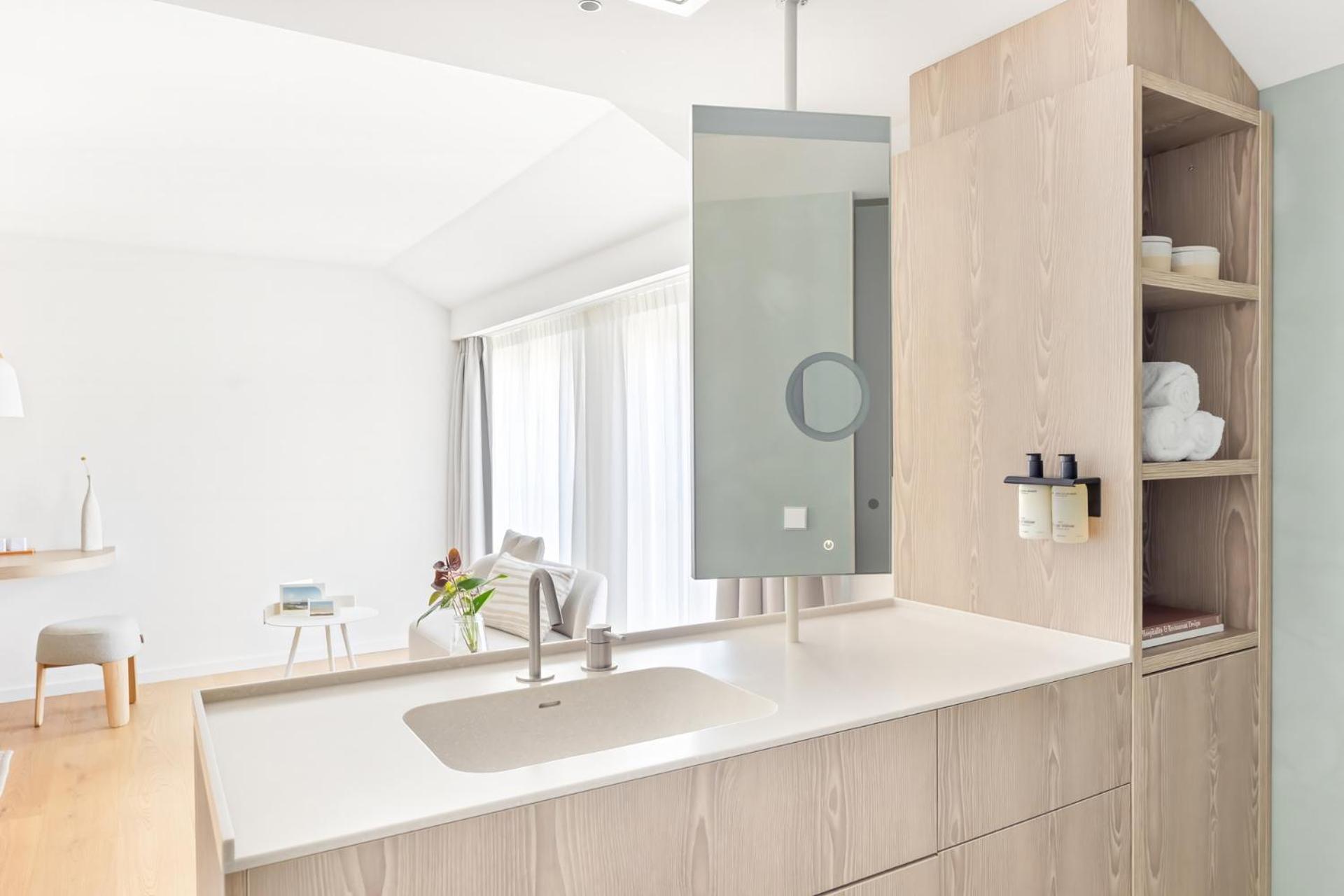 Deluxe room with spa bath