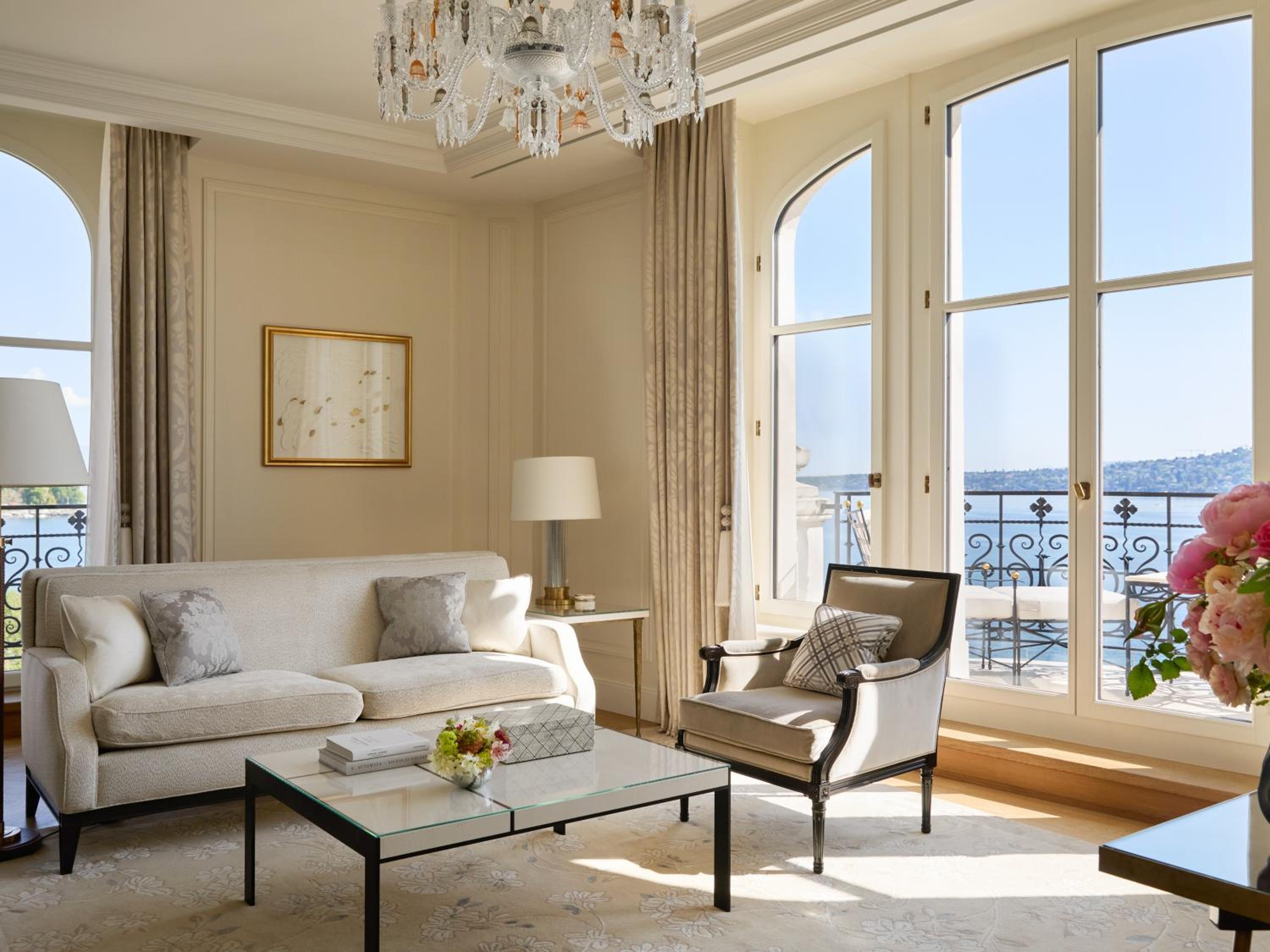 Suite with Lake View - Photo 11