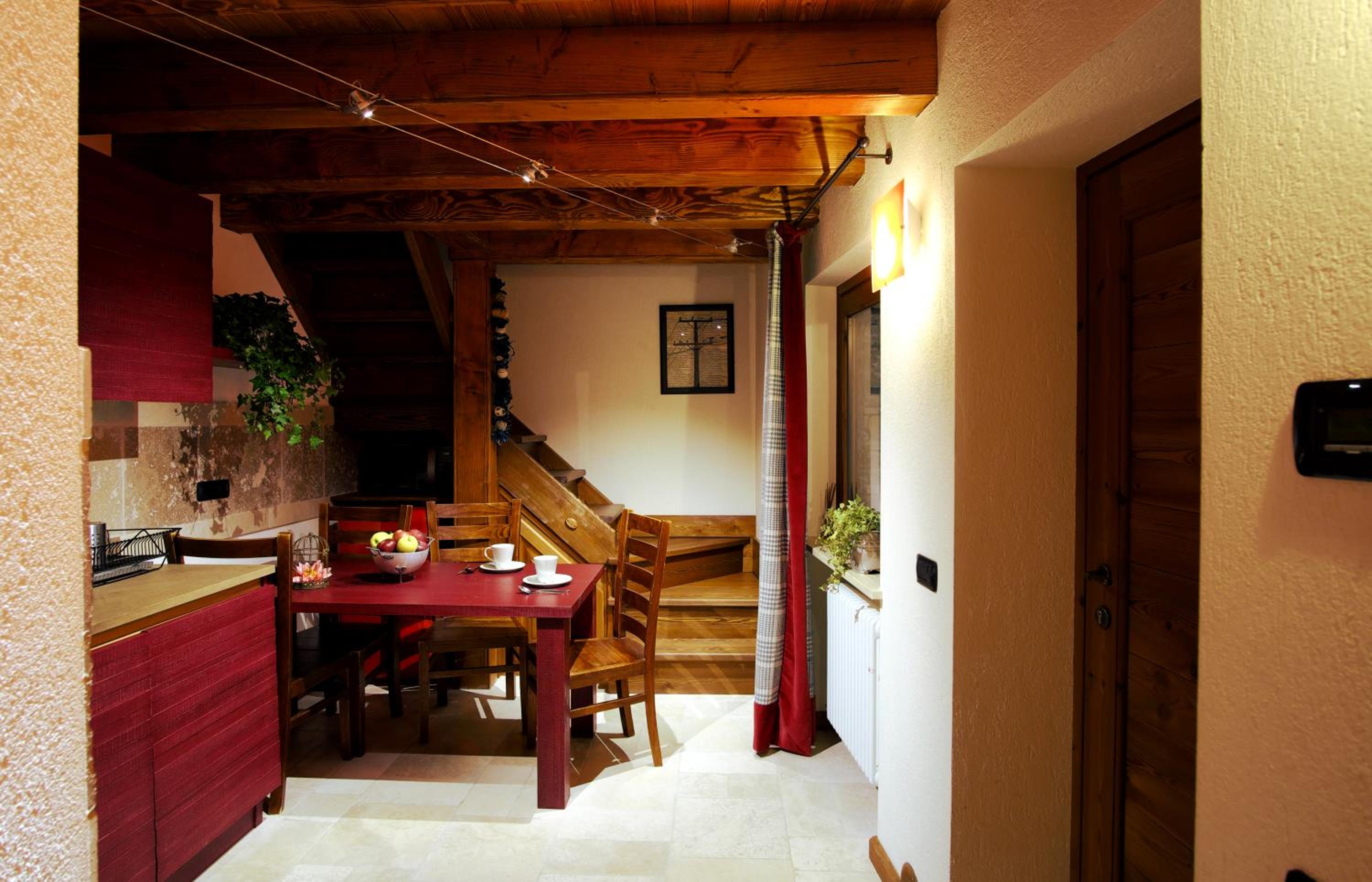 Apartment - Split Level photo 2