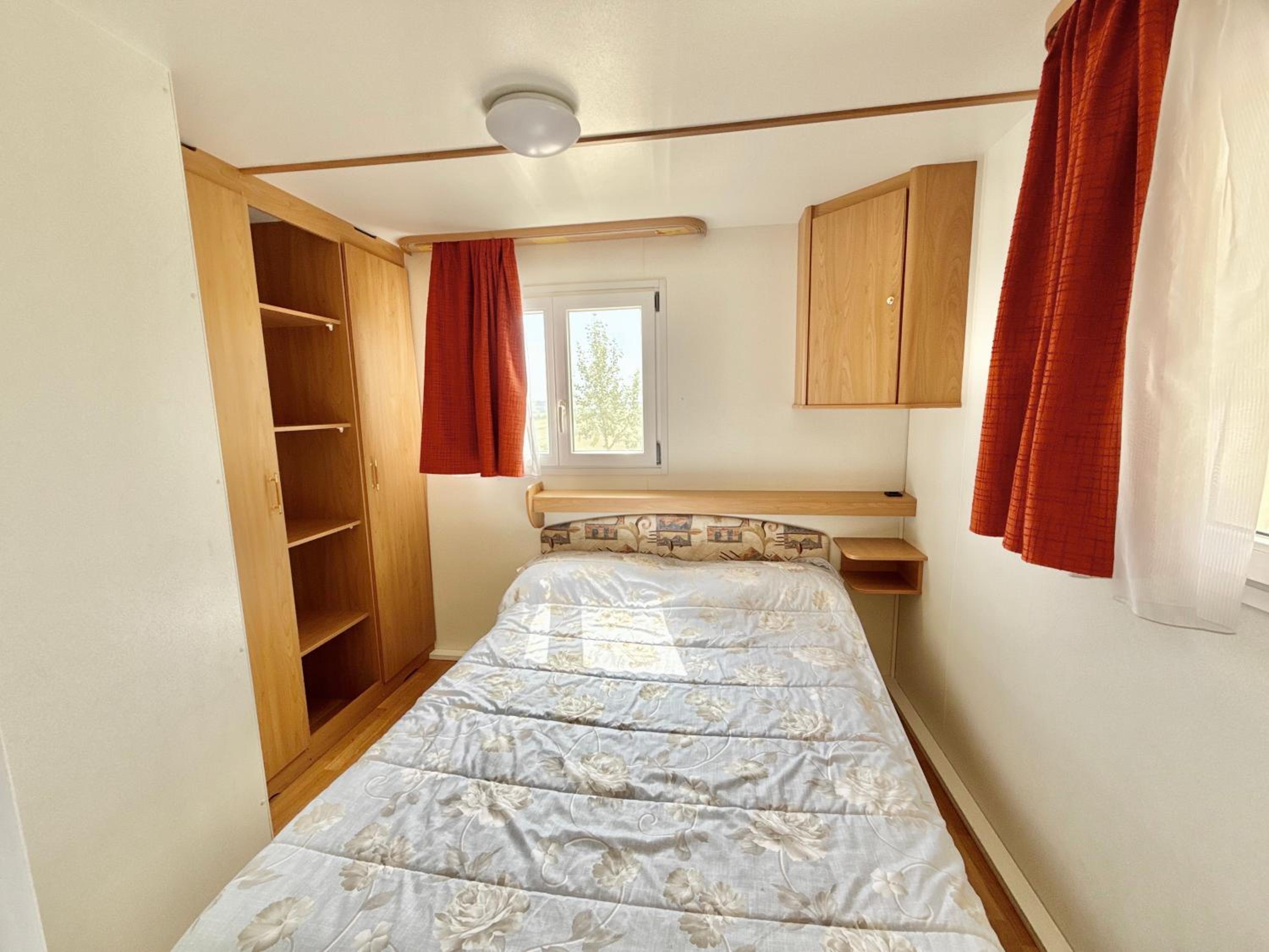 Mobile Home photo 2