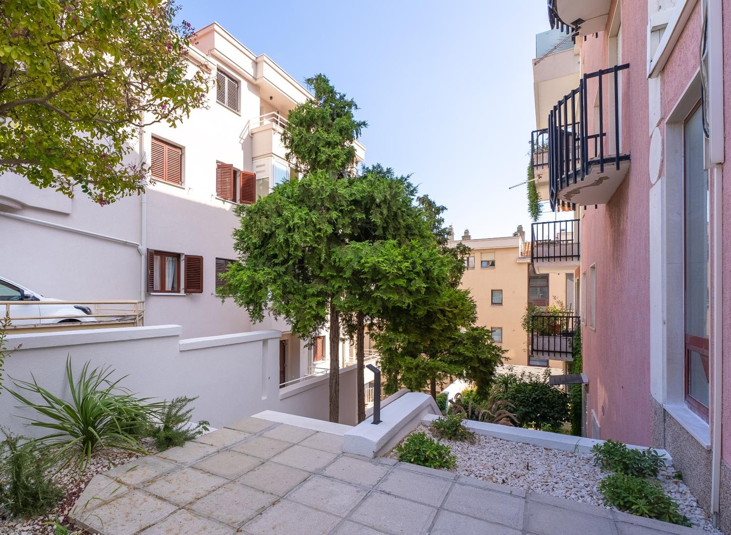 One-Bedroom Apartment with Terrace