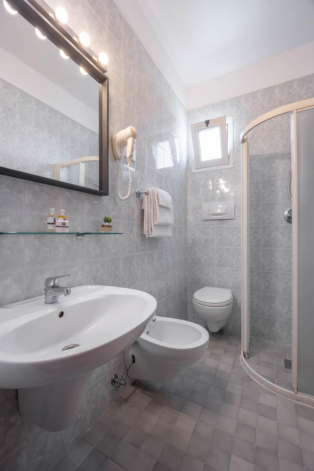 Economy Quadruple Room photo 1
