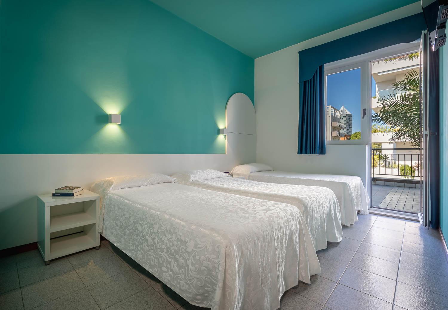 Superior Triple Room photo 2