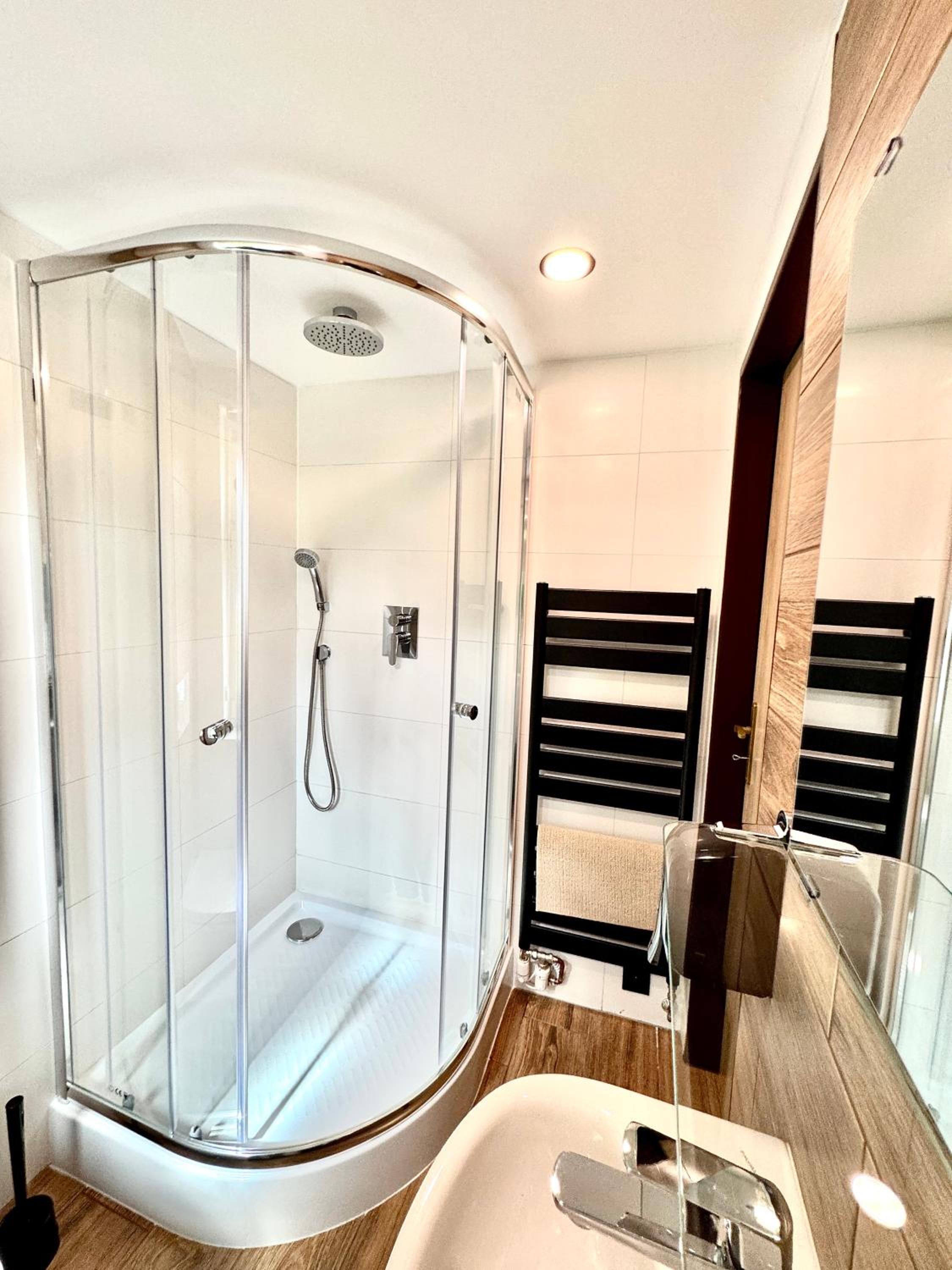Family Room with Private Bathroom photo 1
