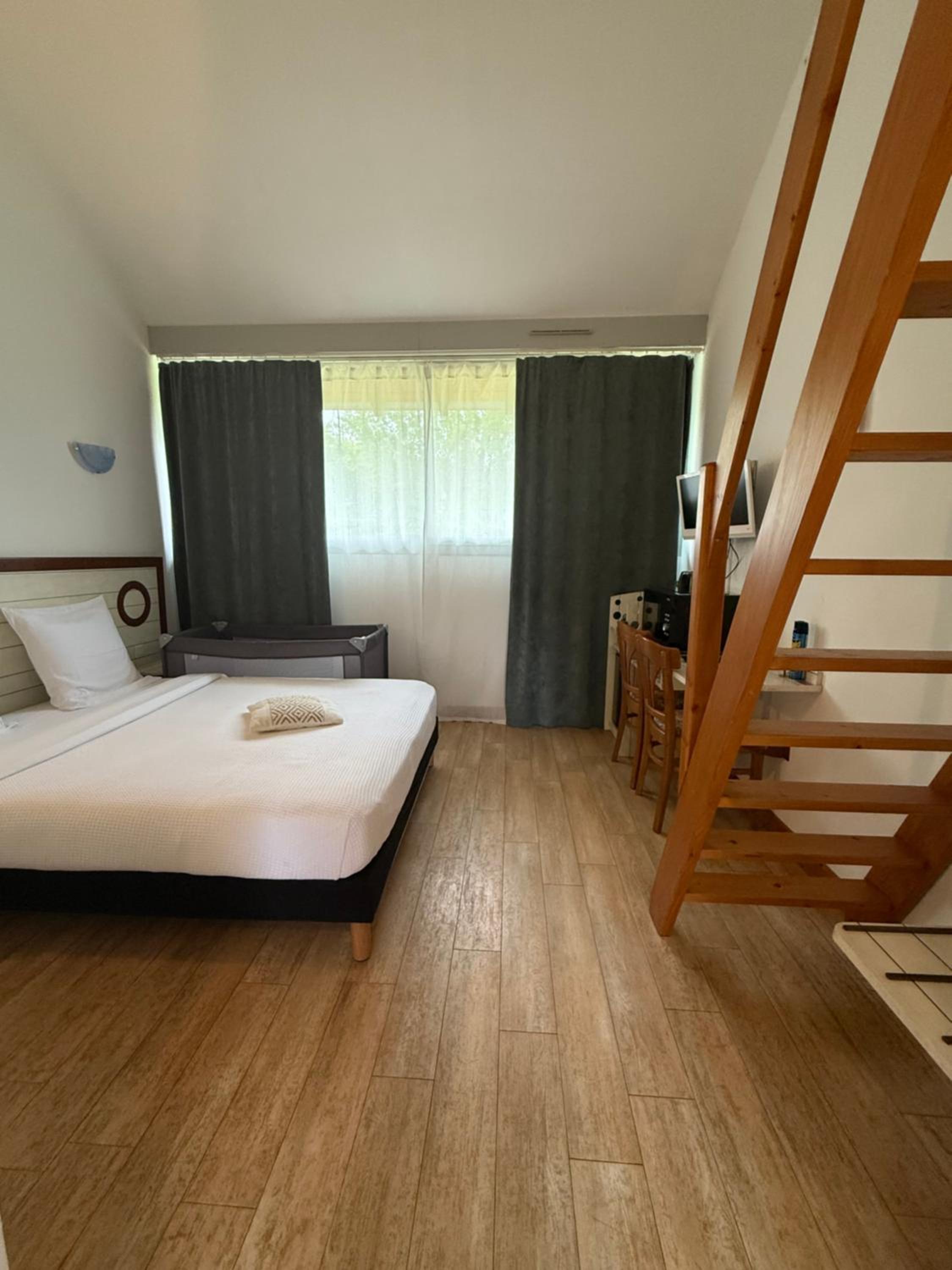 Duplex Quadruple Room