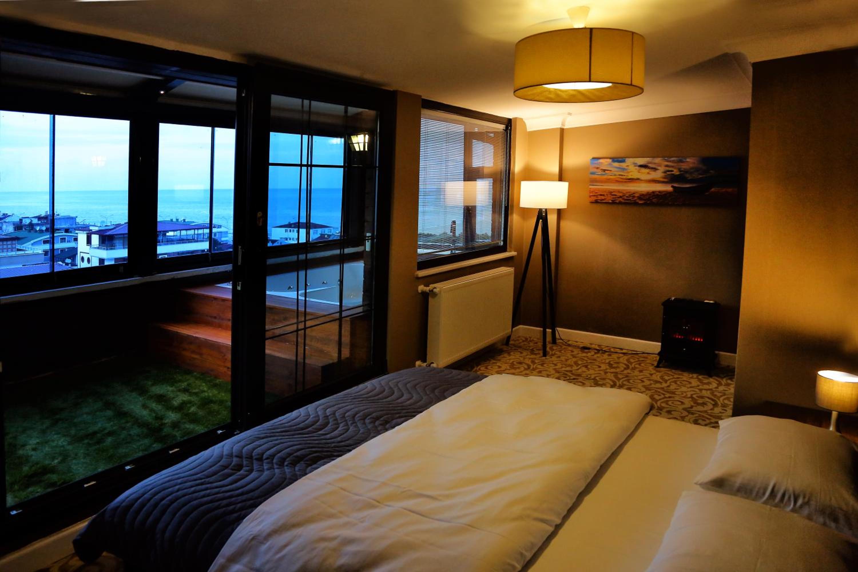 Sky Suite with Spa Bath photo 1