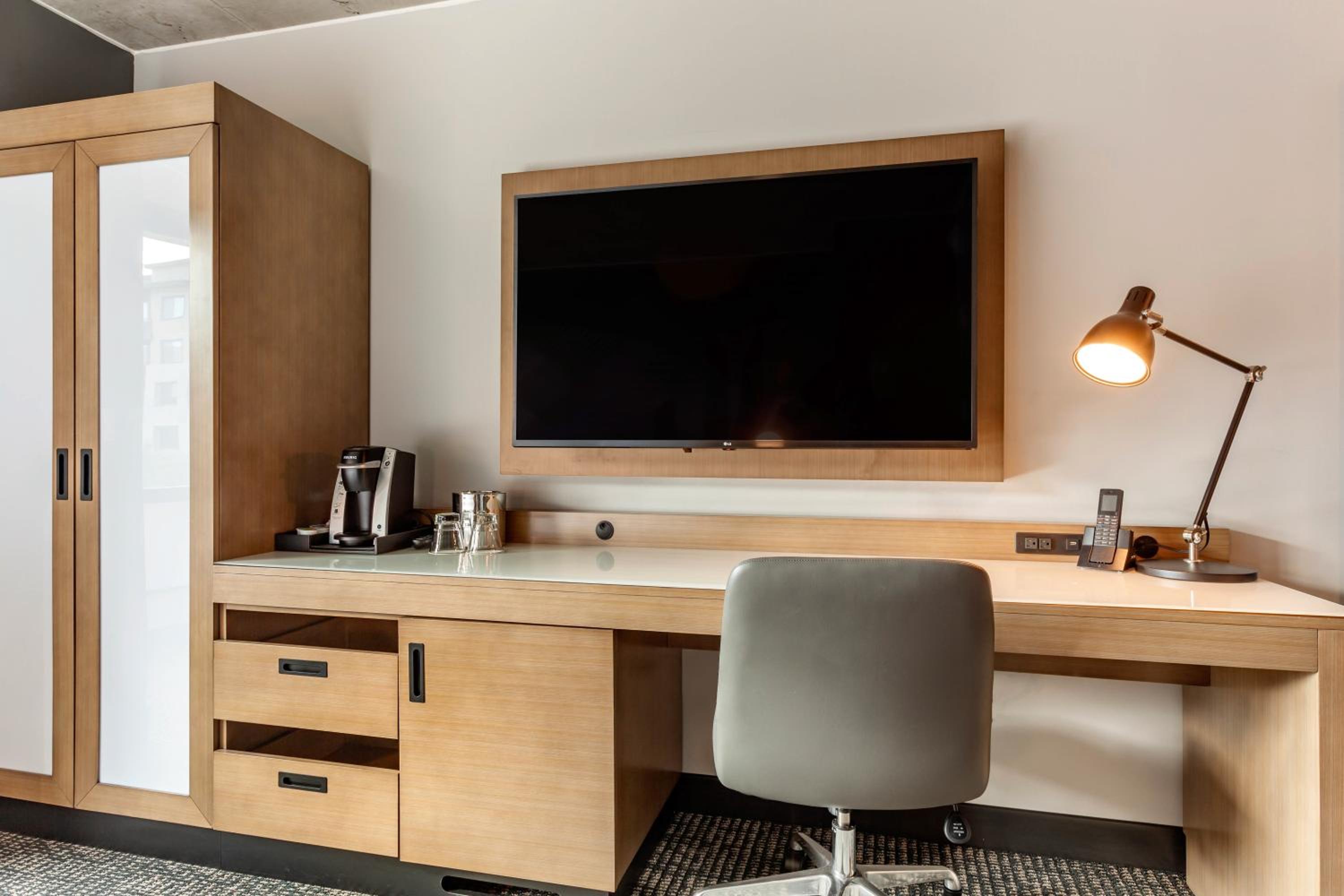 King Room - Disability Access/Non Smoking  - Photo 3