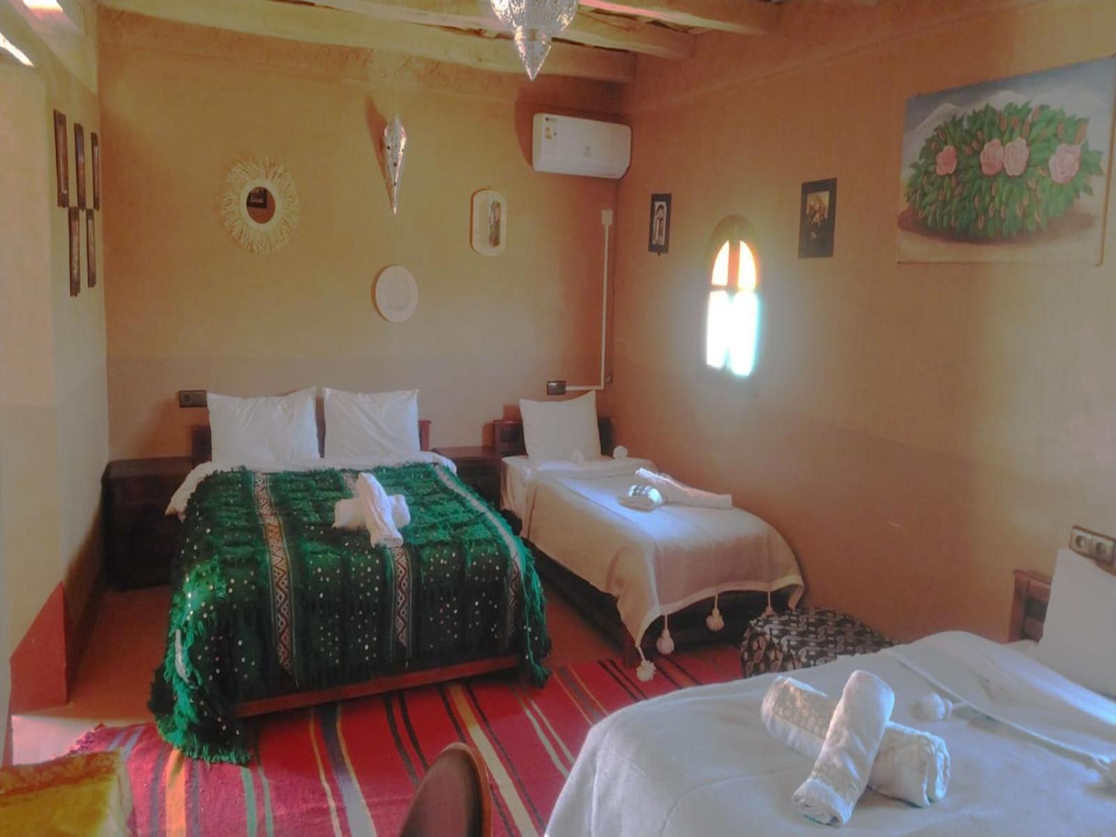 Family Room with Private Bathroom - Photo 2