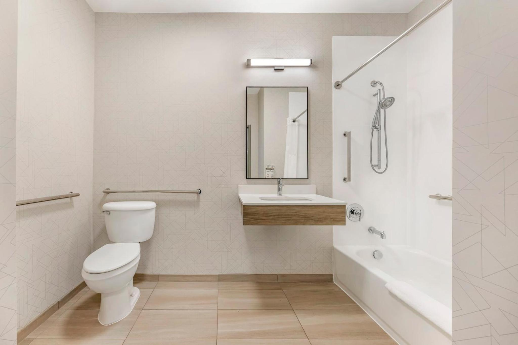 King Room - Mobility Access/Hearing Accessible - Photo 1
