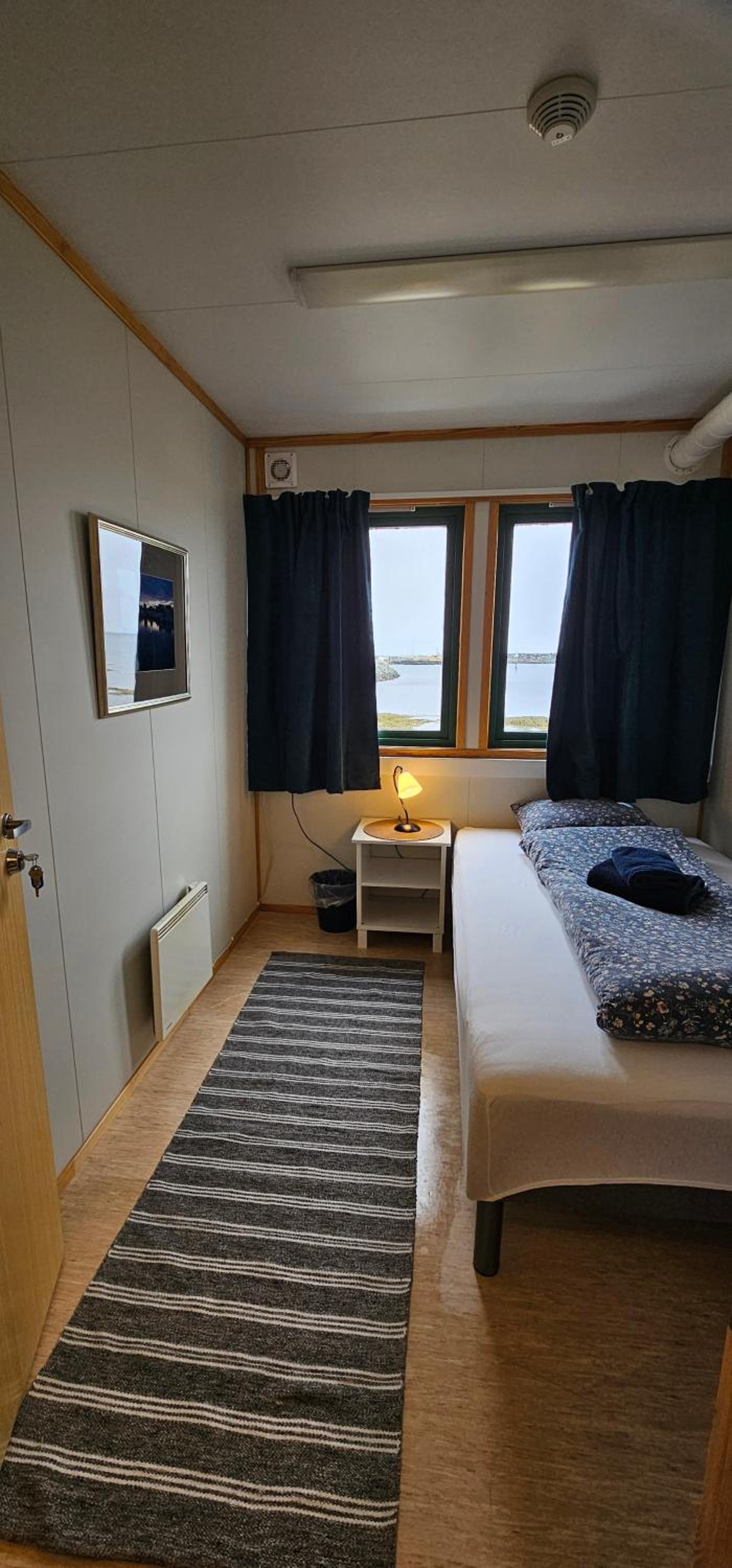Single Room with Shared Shower and Toilet photo 2