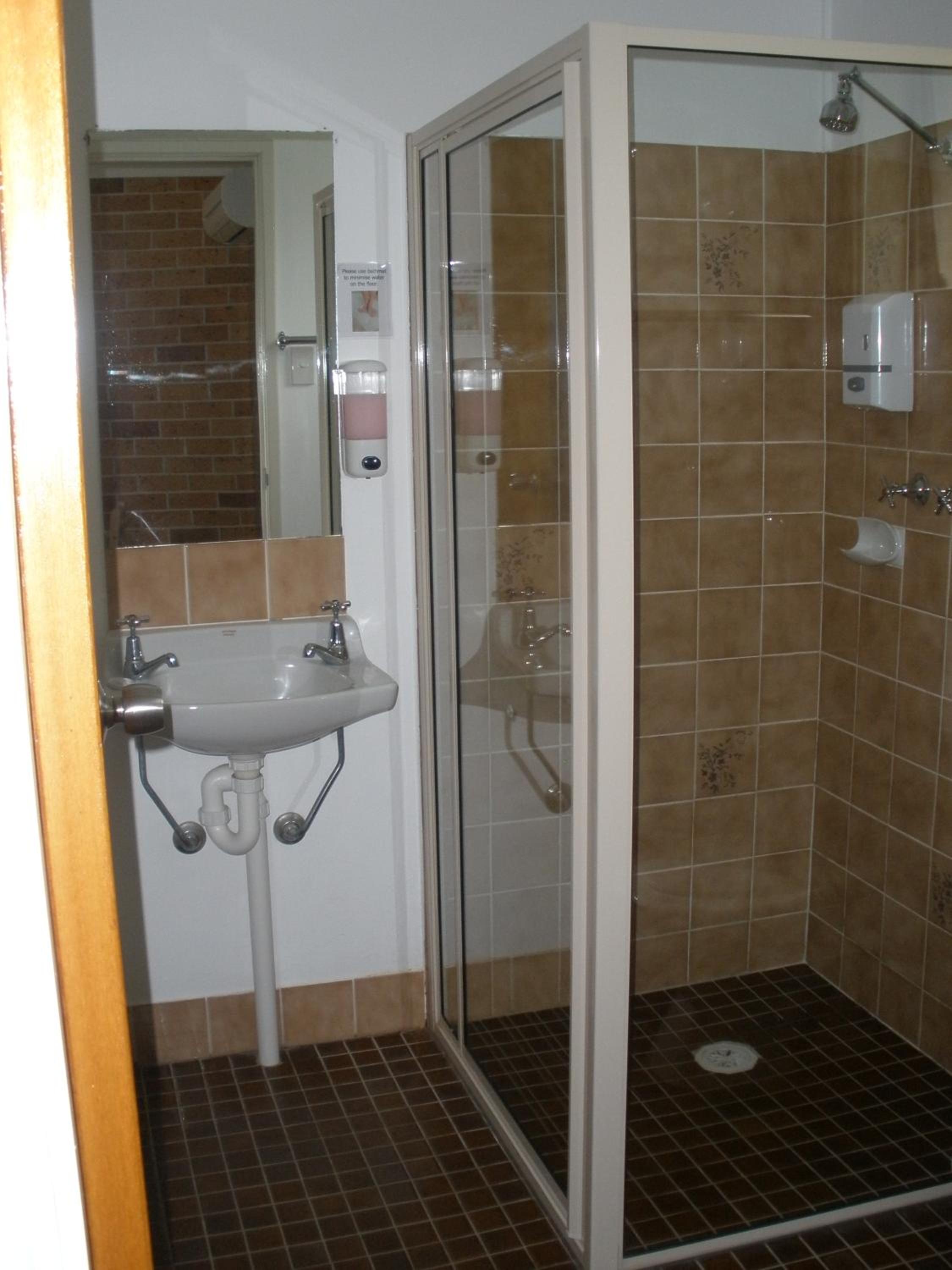 Family Room - Photo 2