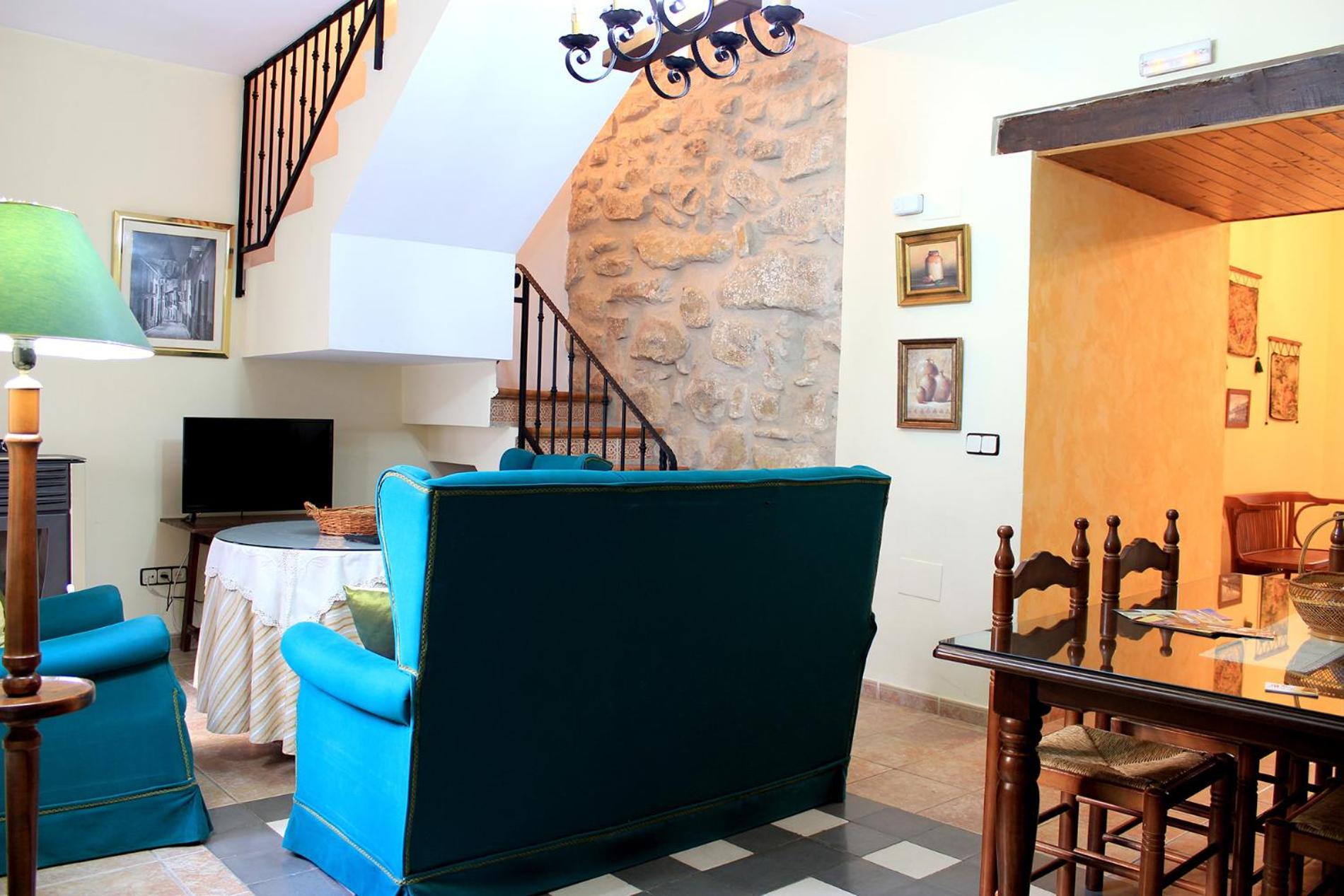 Four-Bedroom House - Photo 10