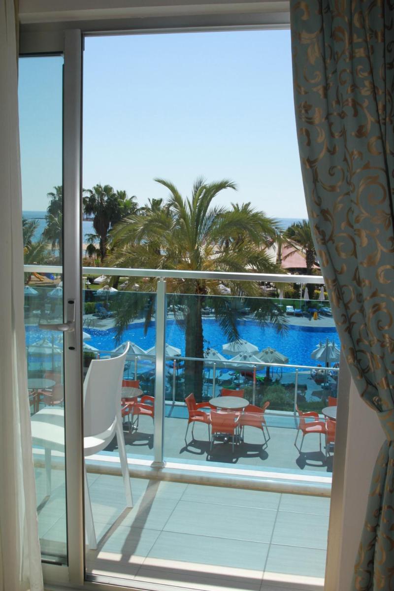 Standard Double or Twin Room with Sea View - Photo 1