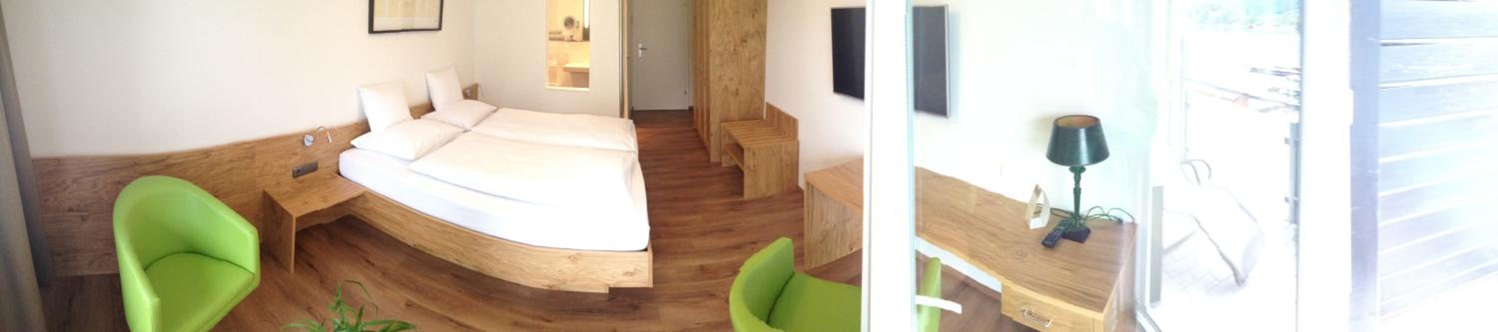 Deluxe Double Room with Loggia and Lake View photo 2