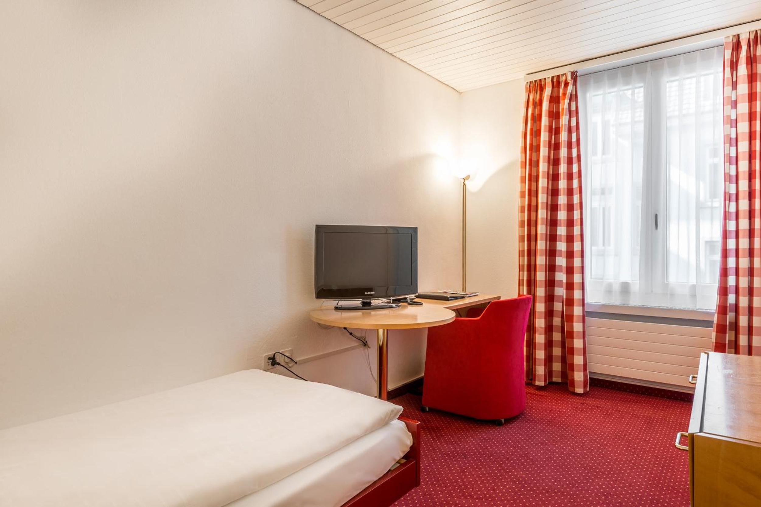 Single Room photo 3