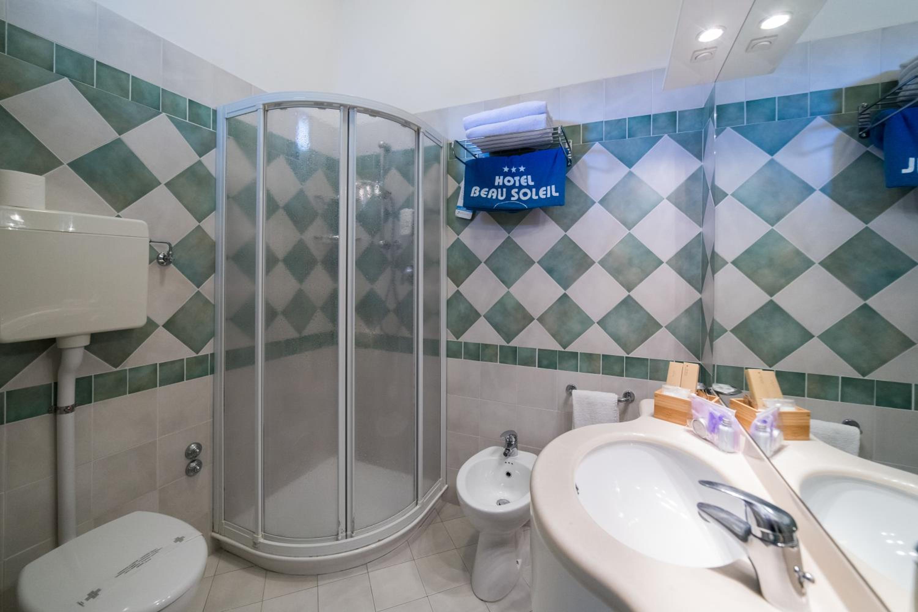 Double or Twin Room - Photo 2