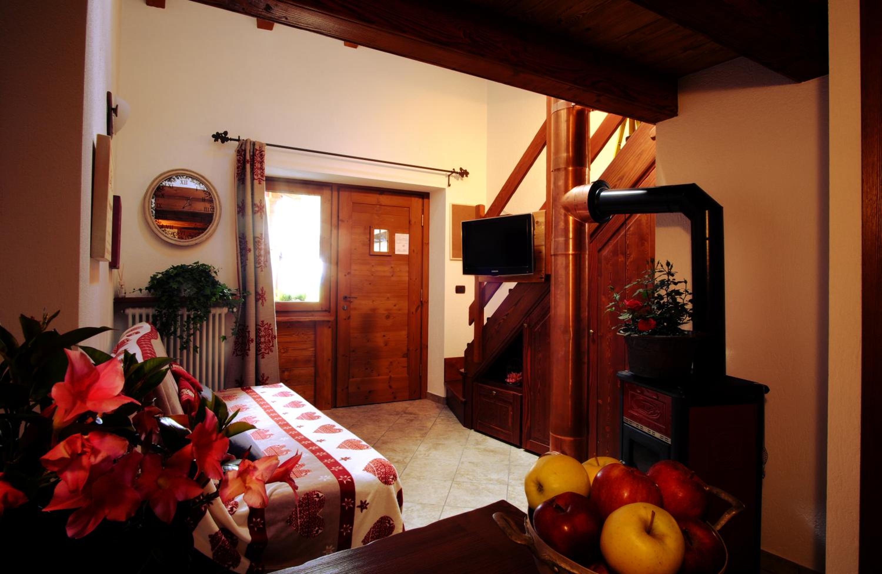 Studio Apartment photo 2