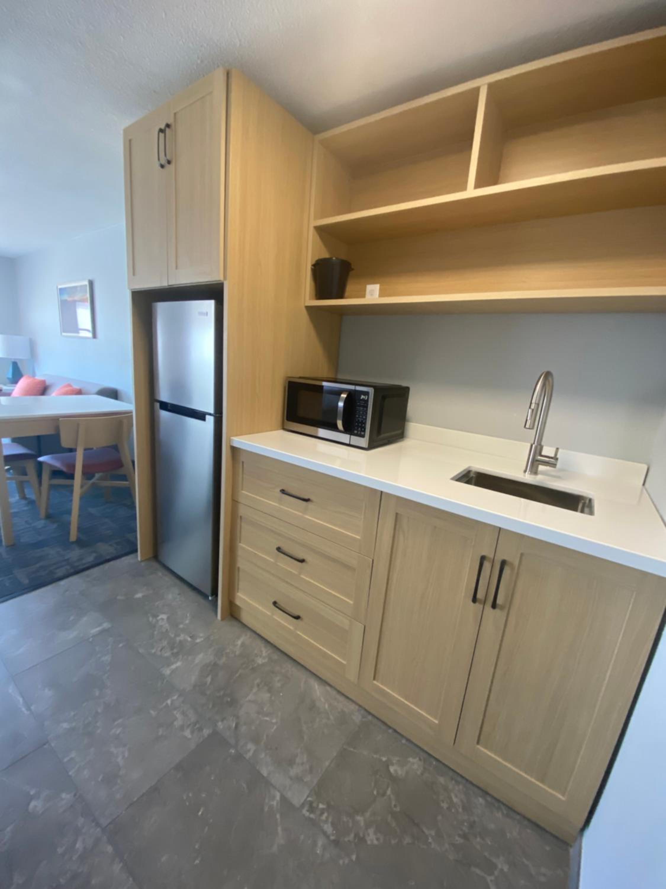 King Room with Sofa Bed and Walk-In Shower - Non-Smoking - Photo 5