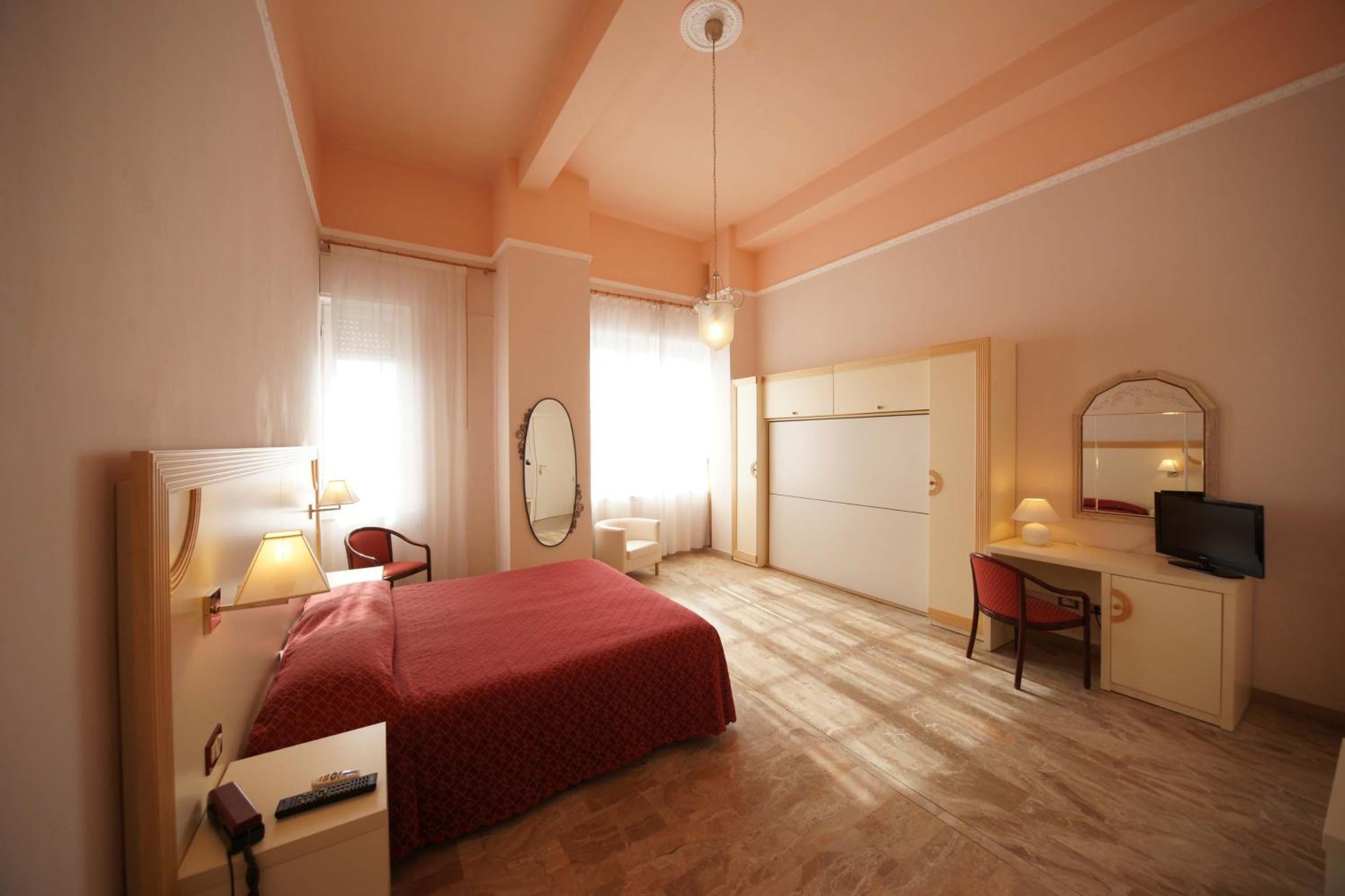 Quadruple Room with Sea View - Photo 1