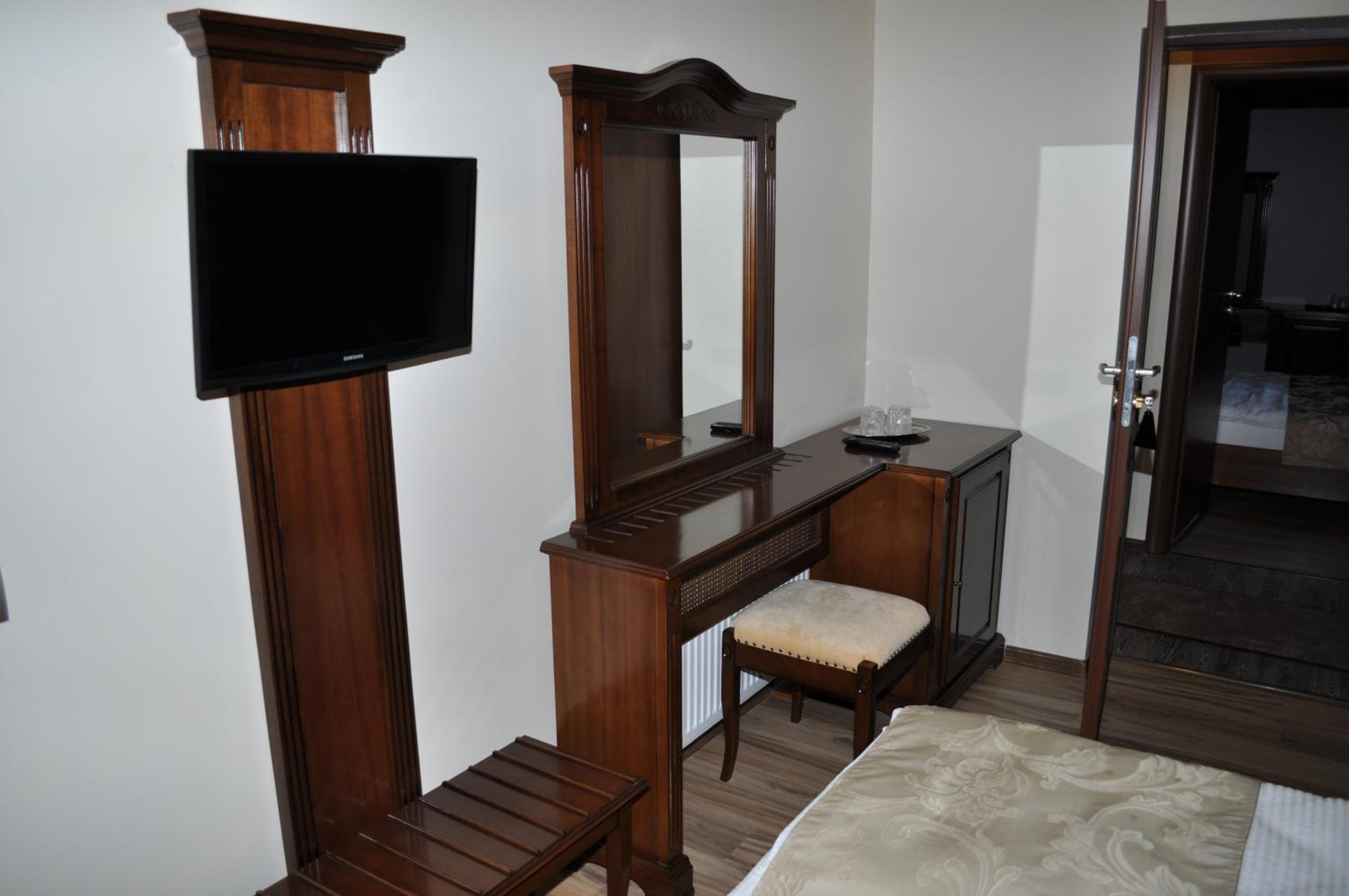 Twin Room with Mountain View - Photo 6