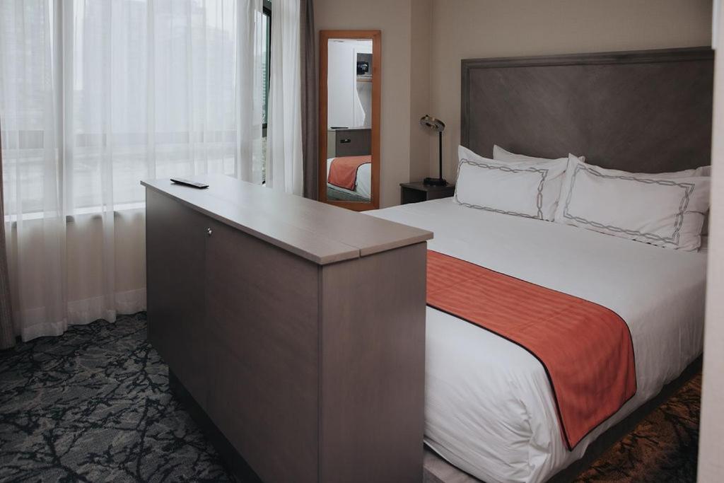 Executive Parker Suite - Photo 3