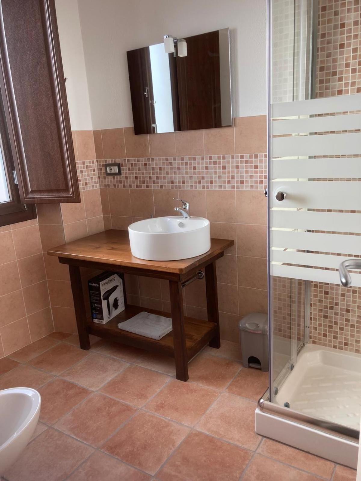 Family Room with Private Bathroom photo 2
