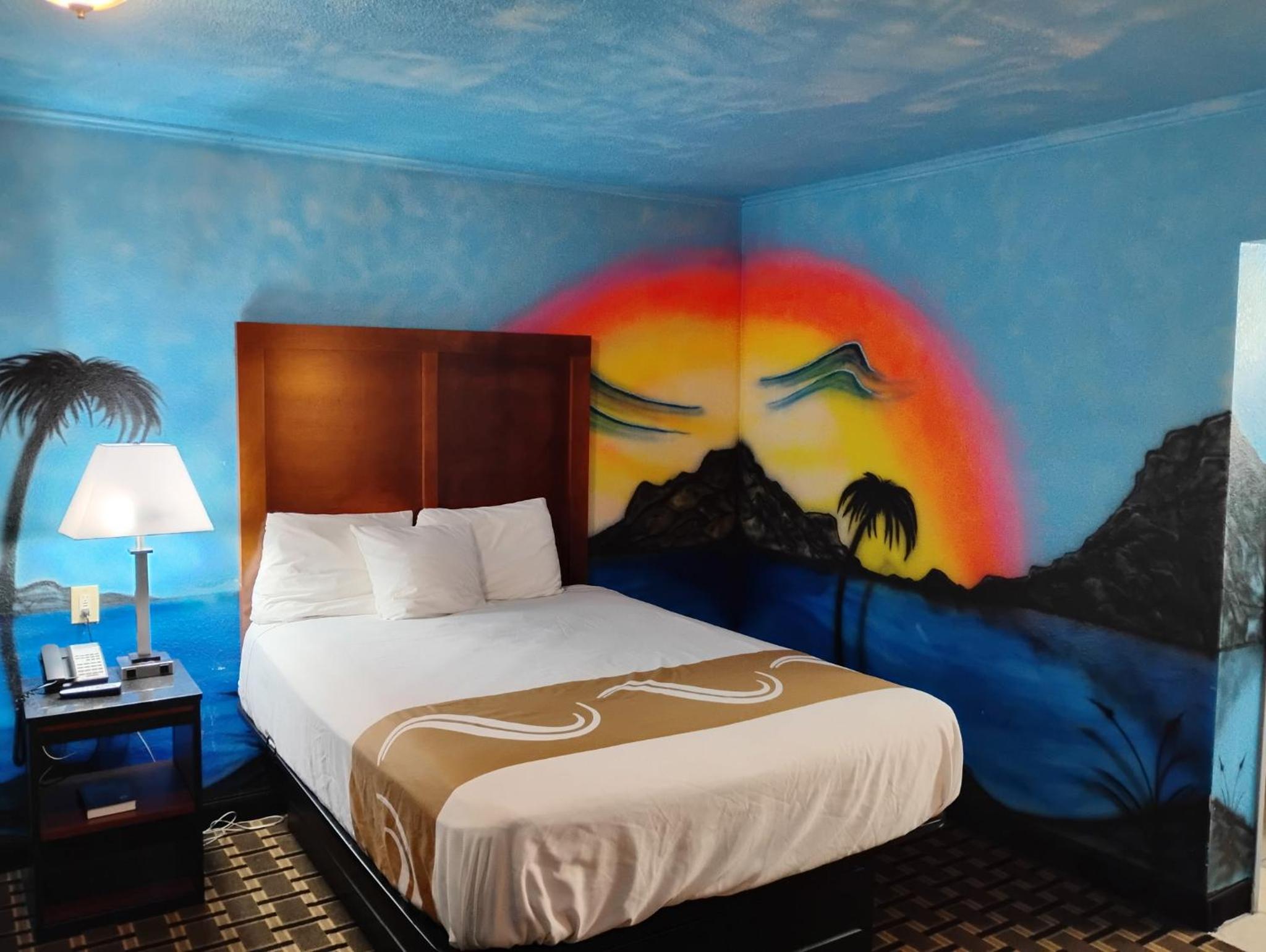 Deluxe Queen Room - Non-Smoking - Photo 5