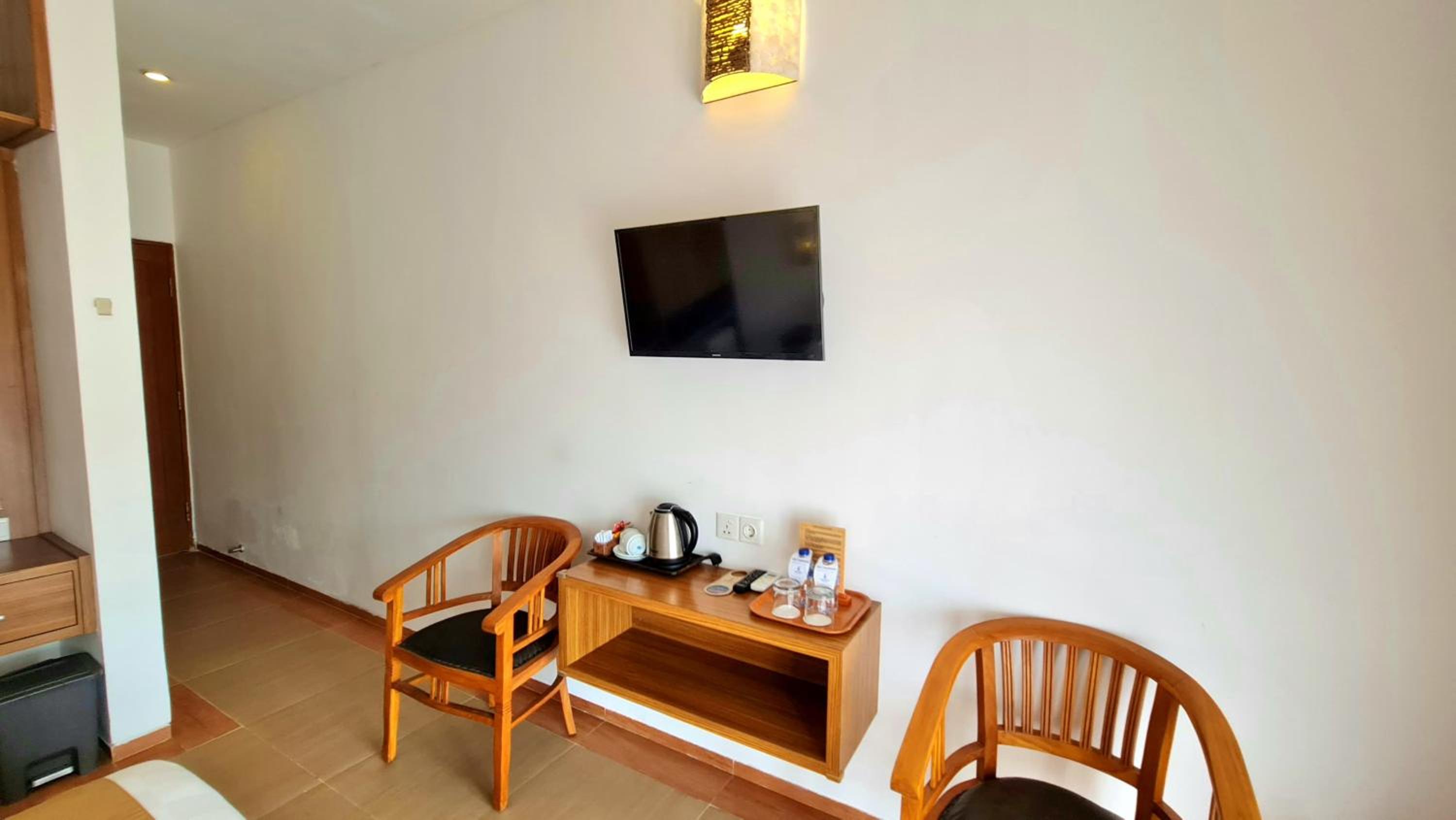 Standard Twin Room with City View