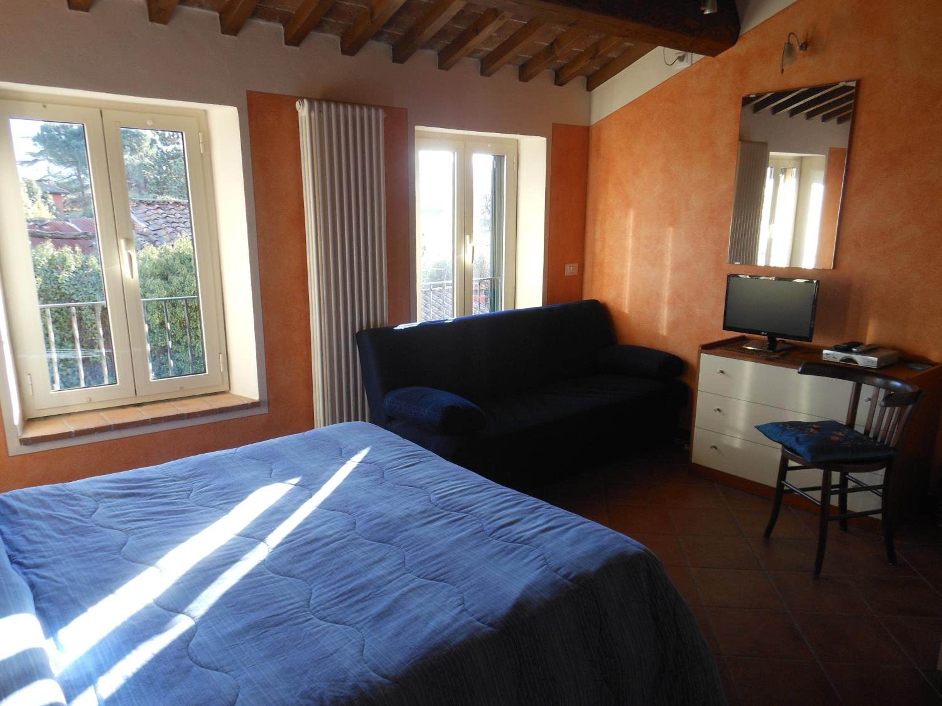 Triple Room - Photo 13