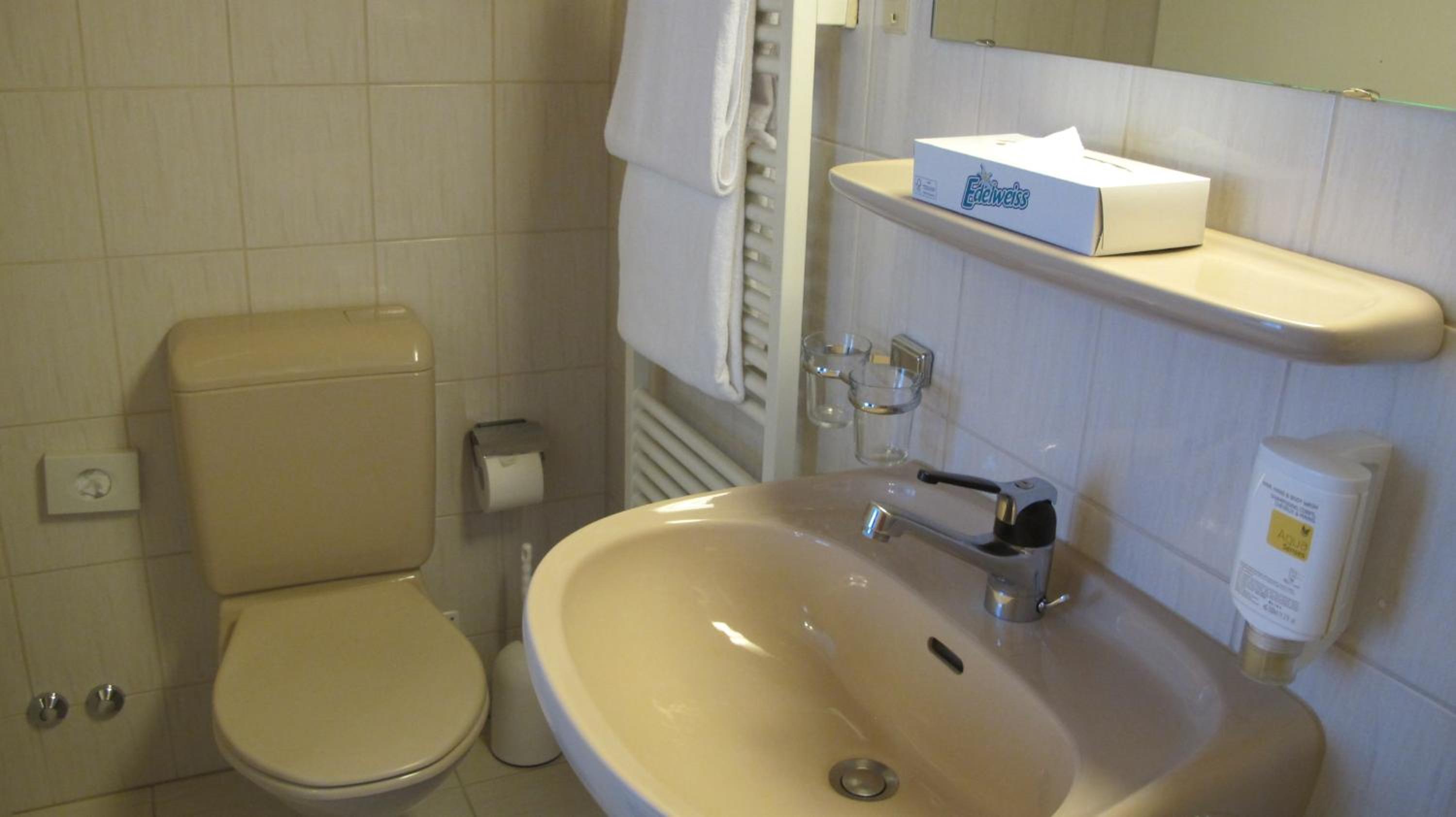 Single Room photo 2