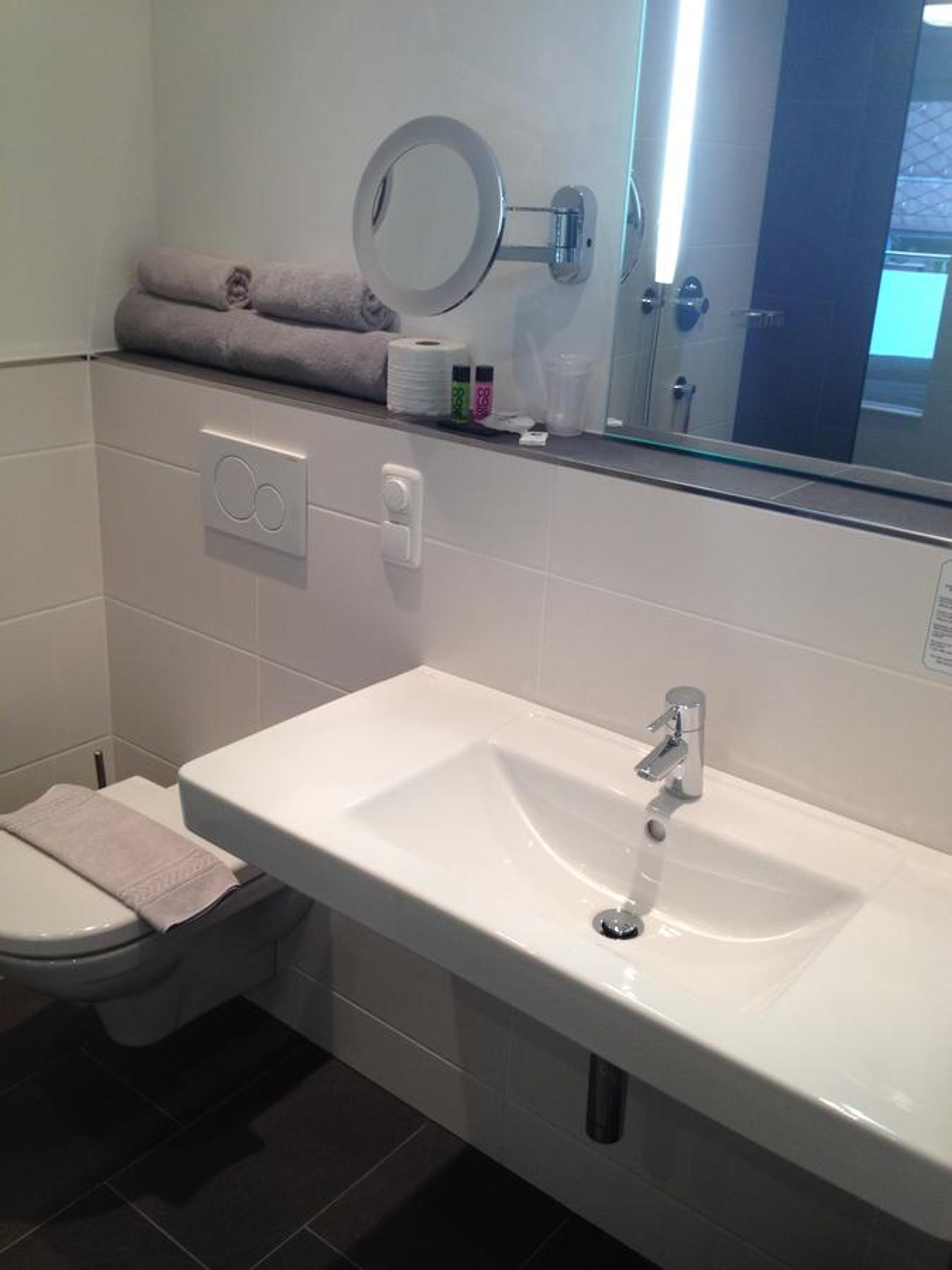 Deluxe Double Room with Loggia and Lake View photo 3