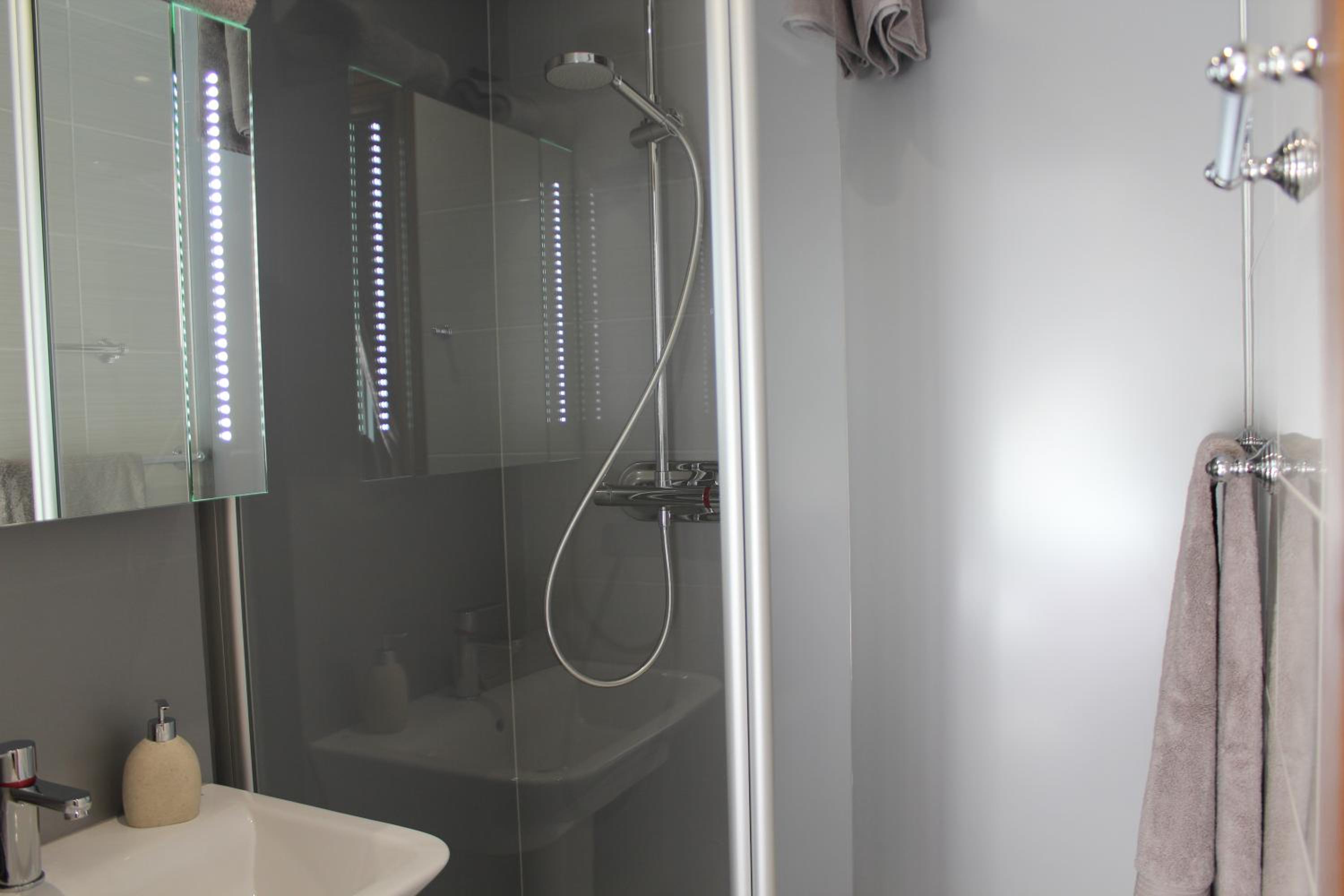Double Room - Photo 2