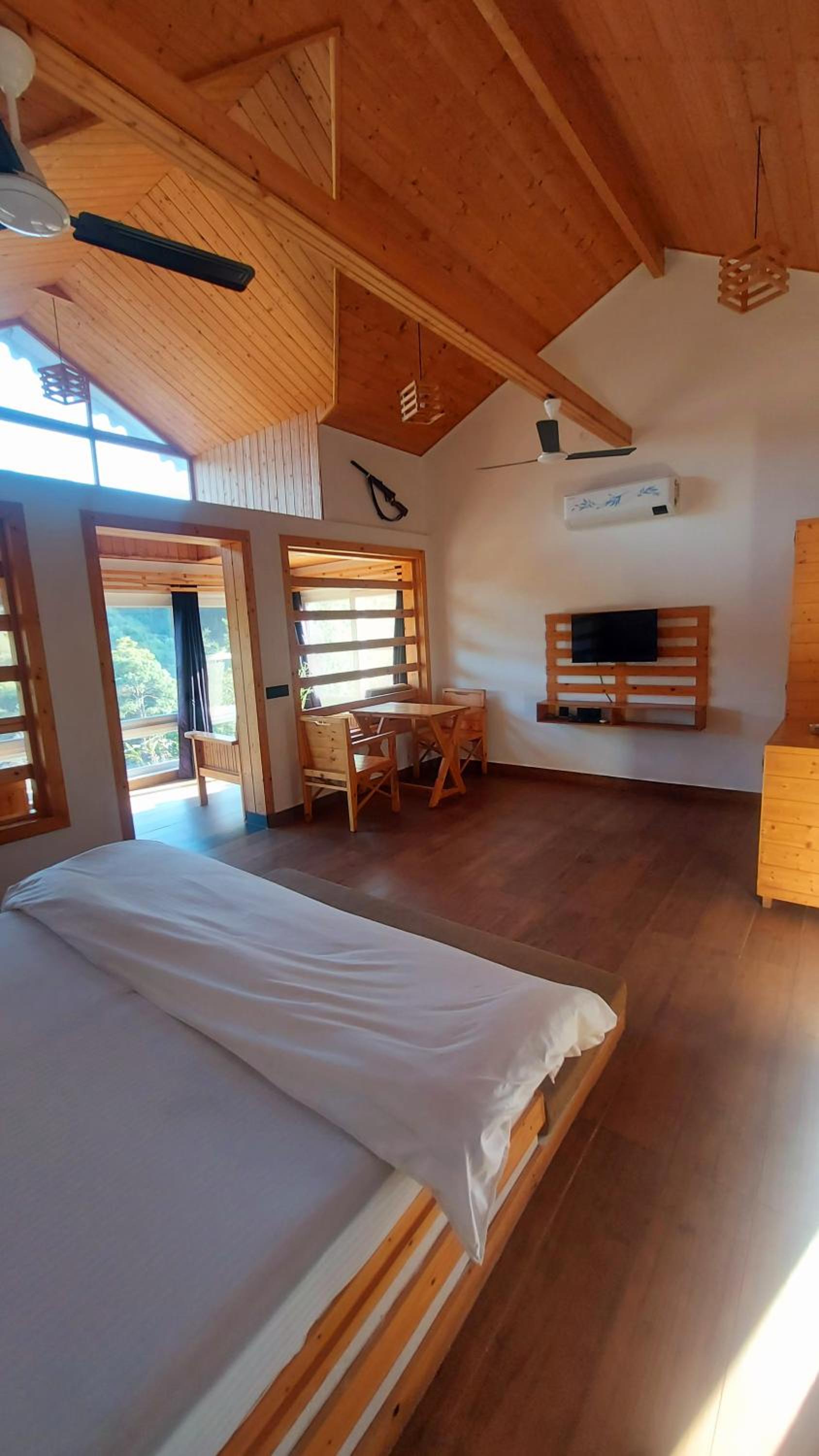 Junior Suite with Mountain View photo 3