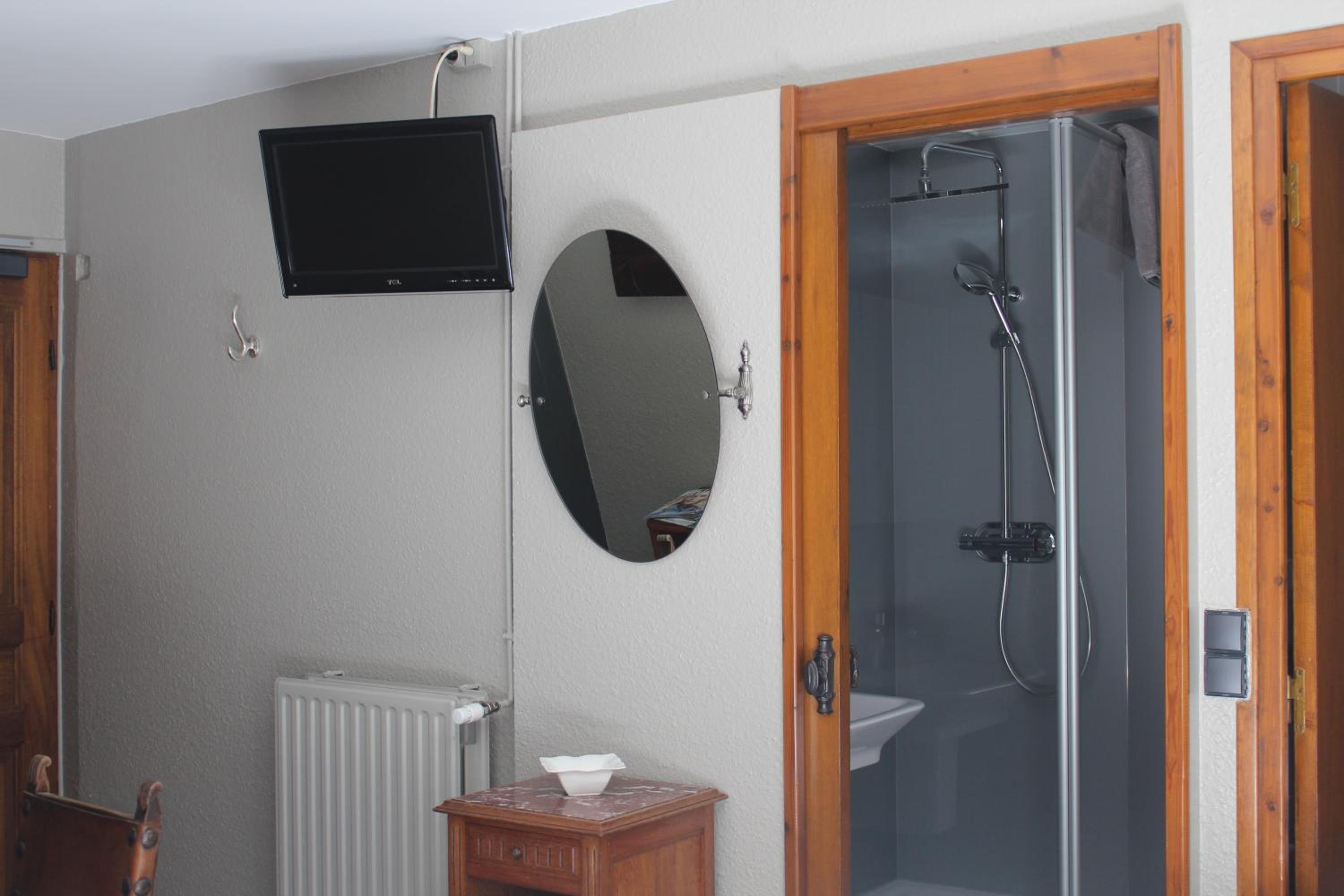 Double Room - Photo 21