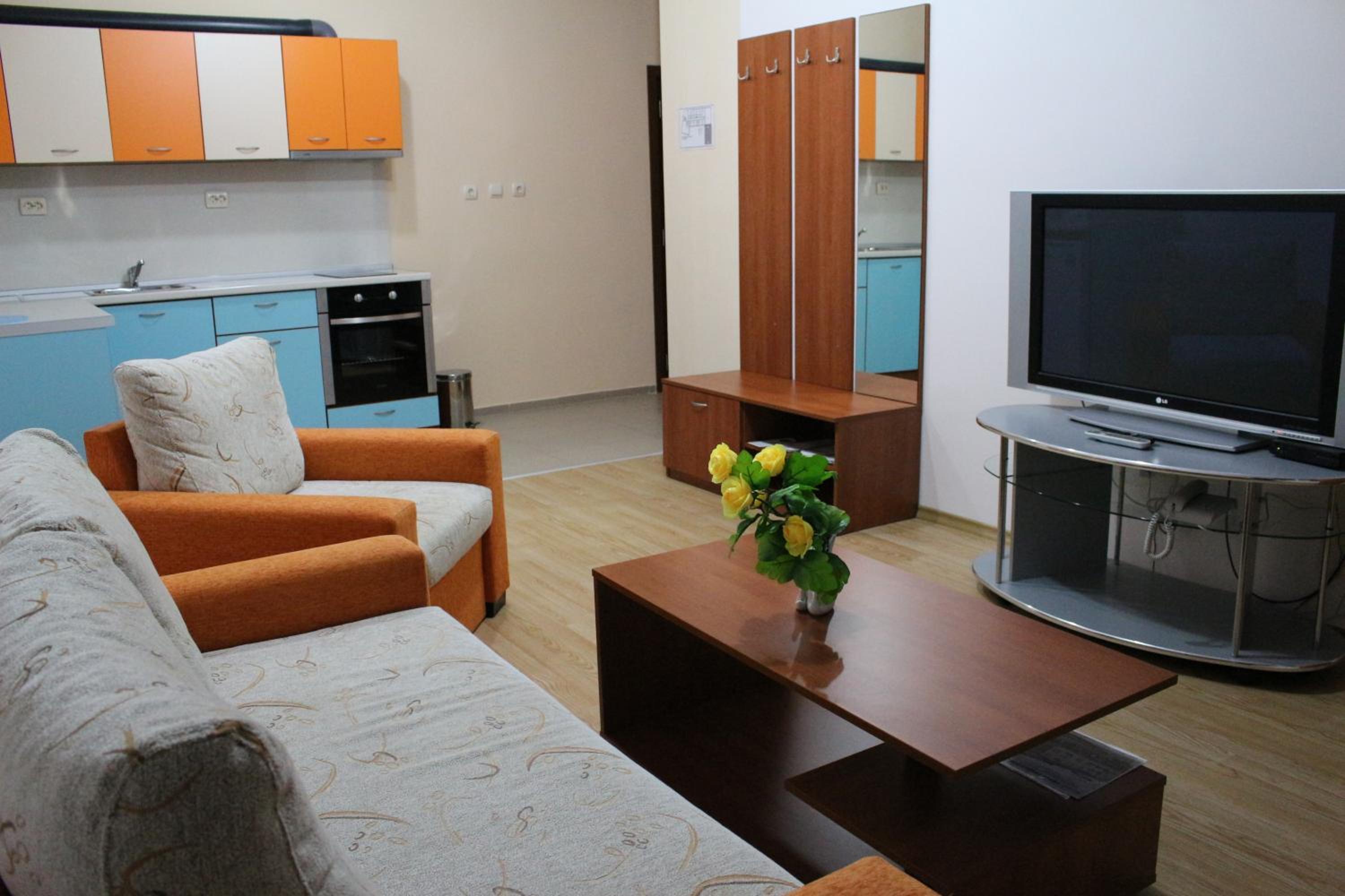 One-Bedroom Apartment photo 1