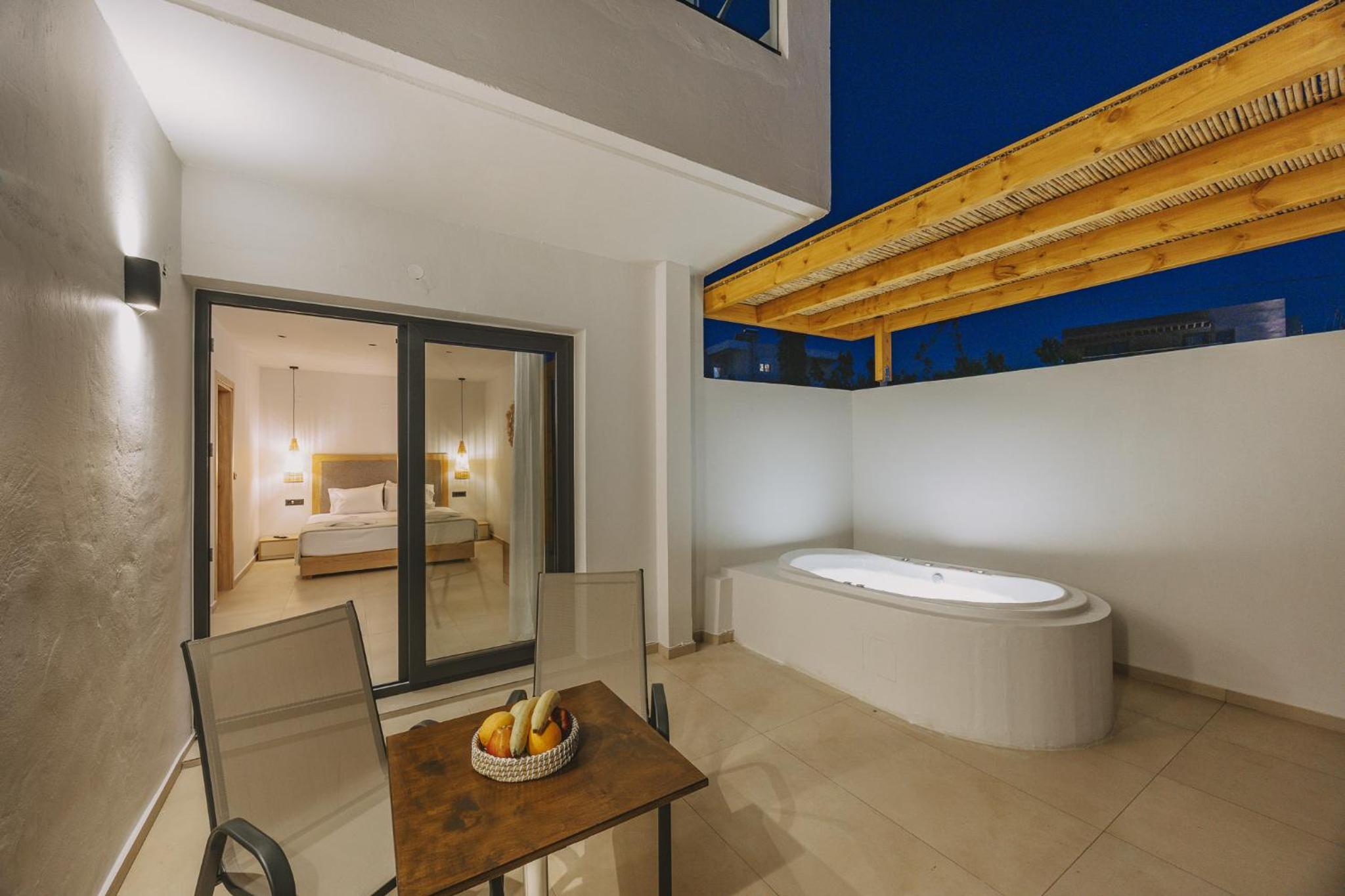 Junior Suite with Outdoor Jetted Tub photo 2