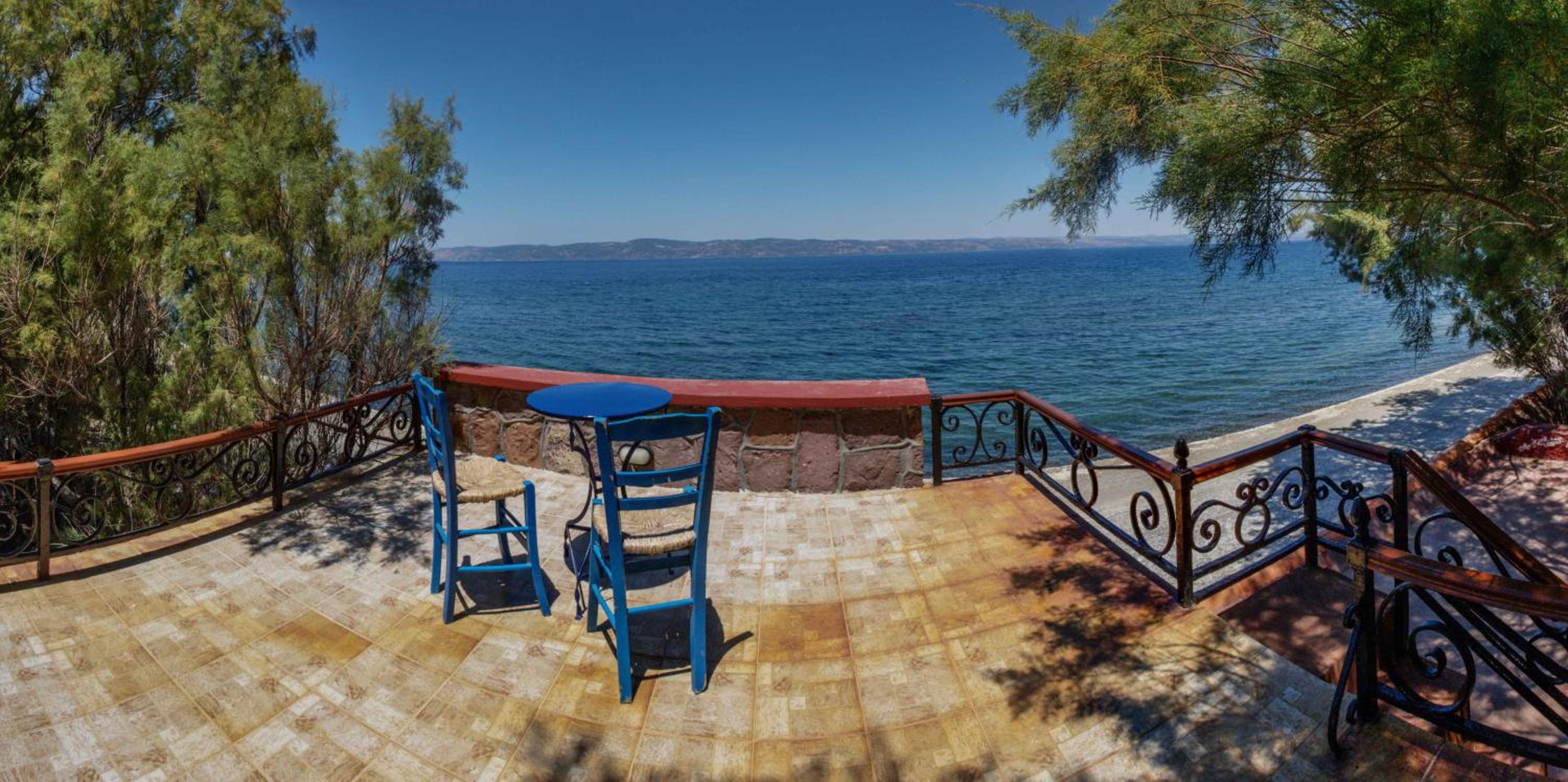 Three-Bedroom Villa (4-6 Adults) - Split level photo 2