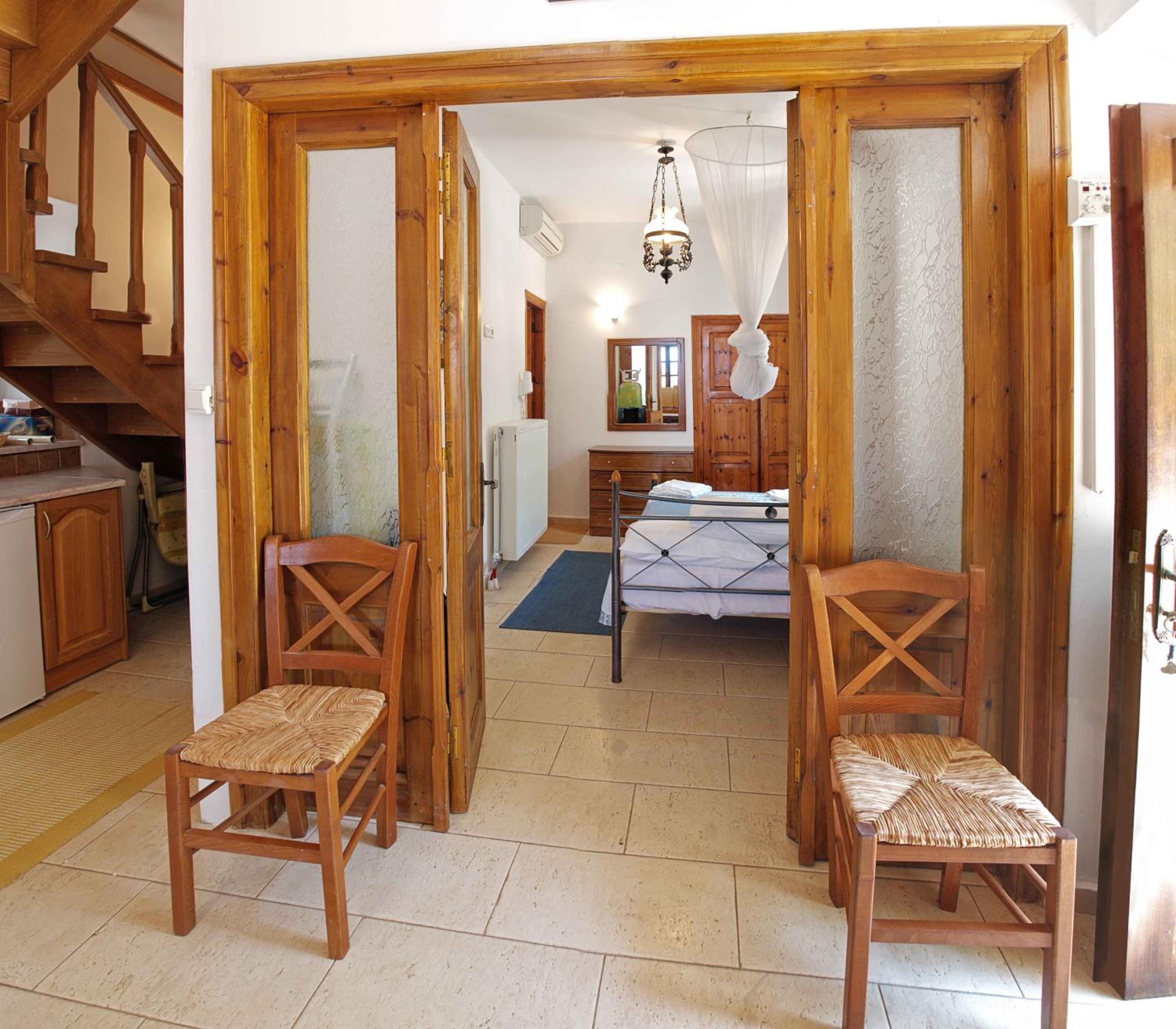 One-Bedroom Apartment - Photo 3