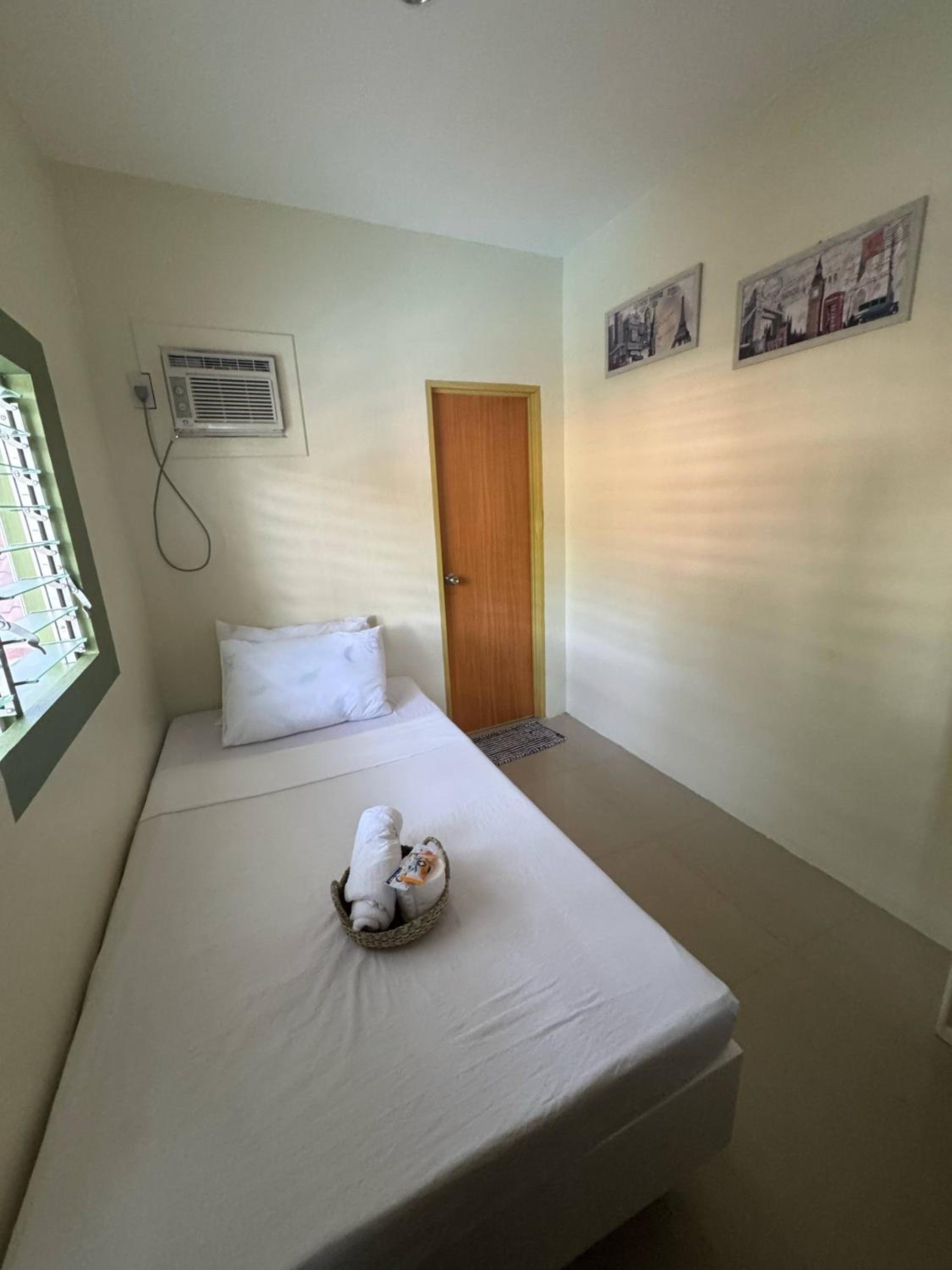 Single Room with Balcony photo 3