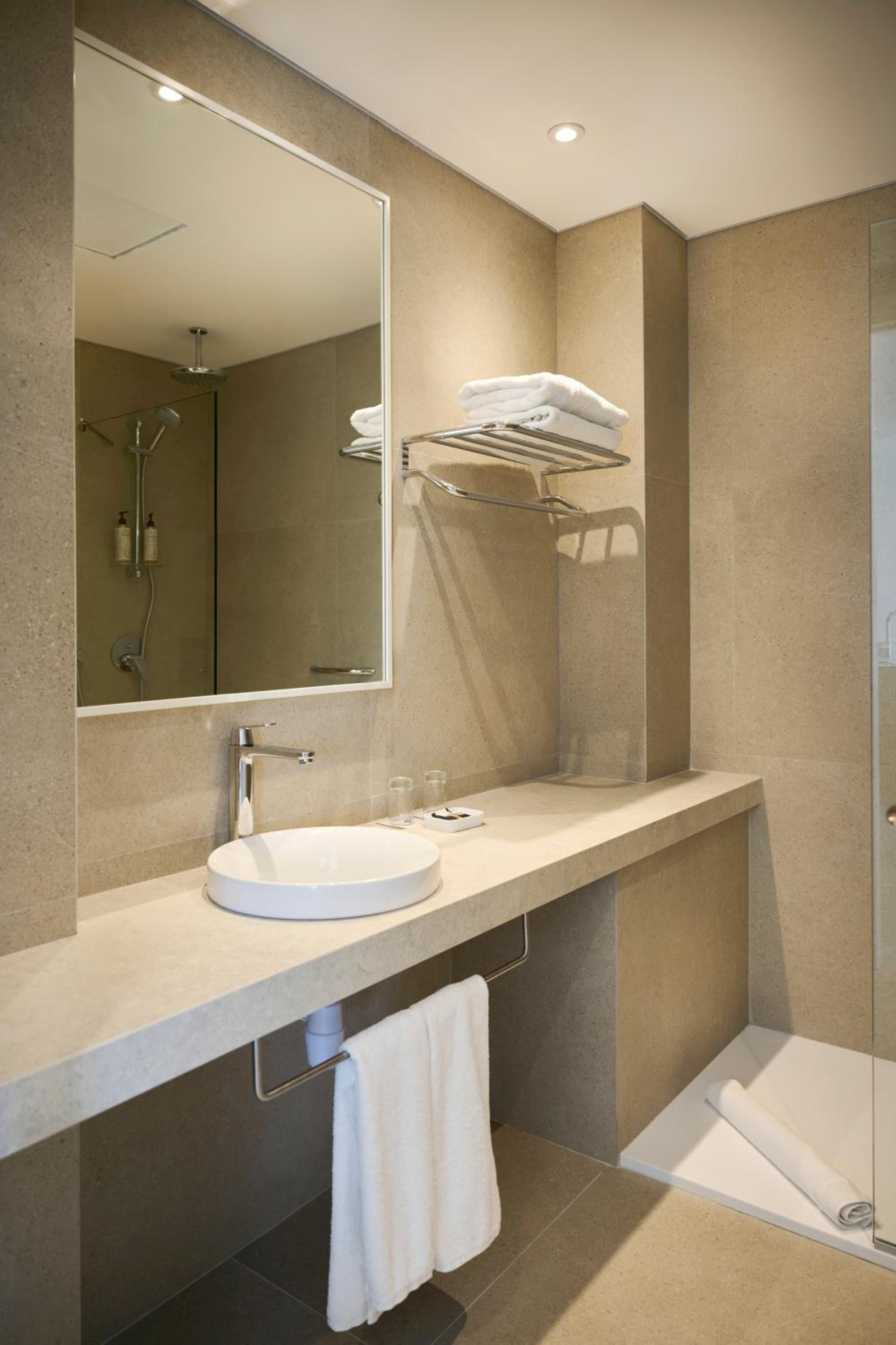 Superior One-Bedroom Suite with Inland View