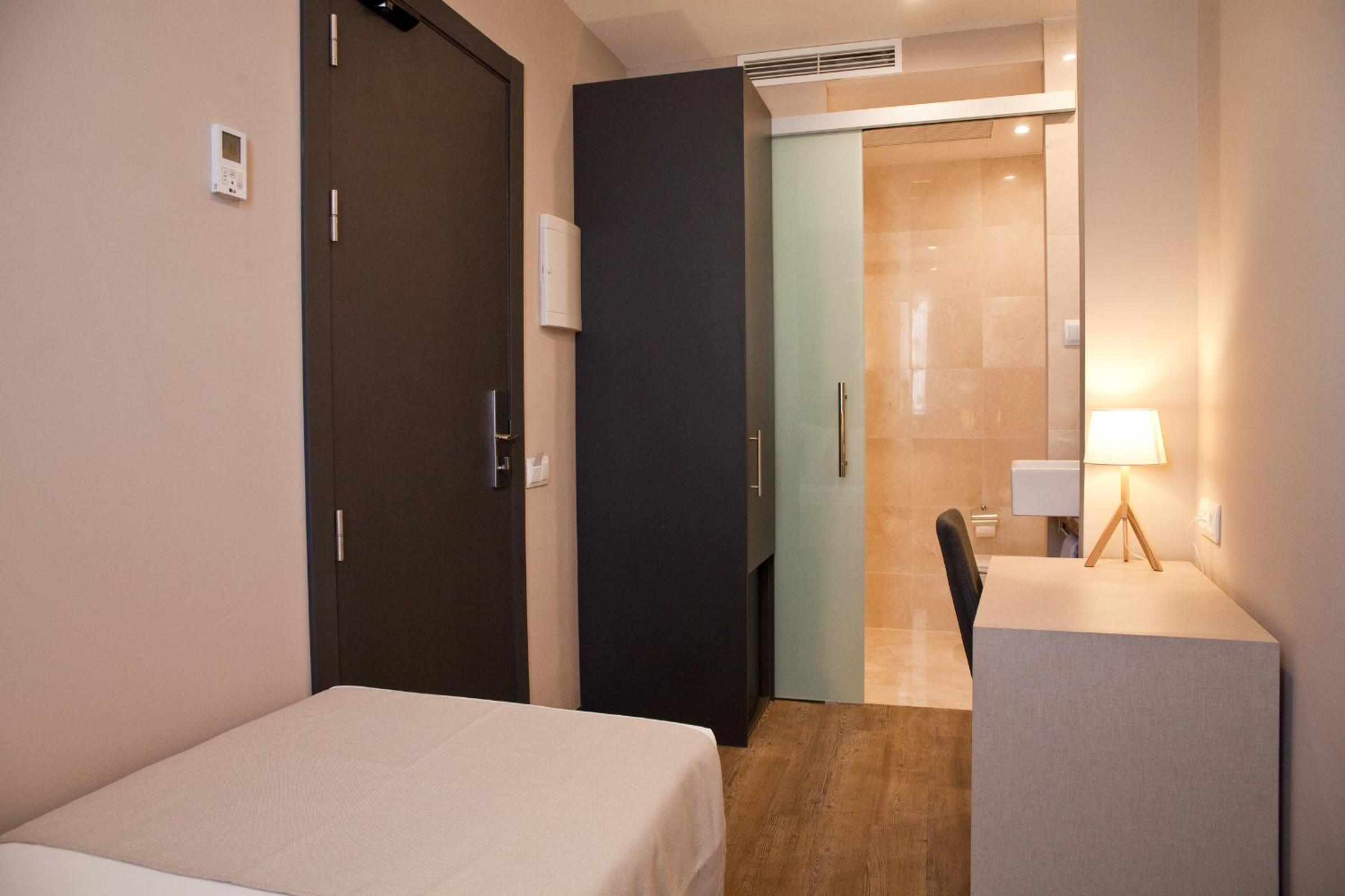 Single Room photo 3