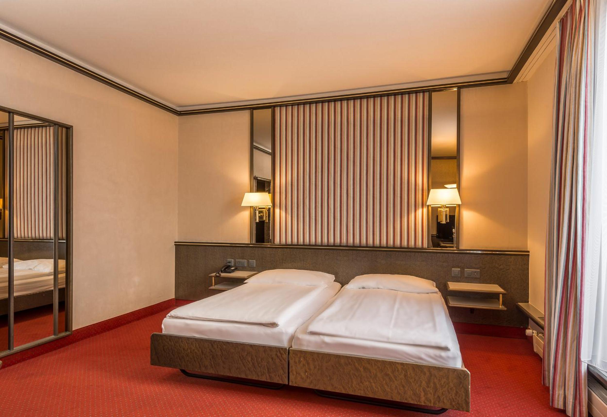 Double Room - Photo 6