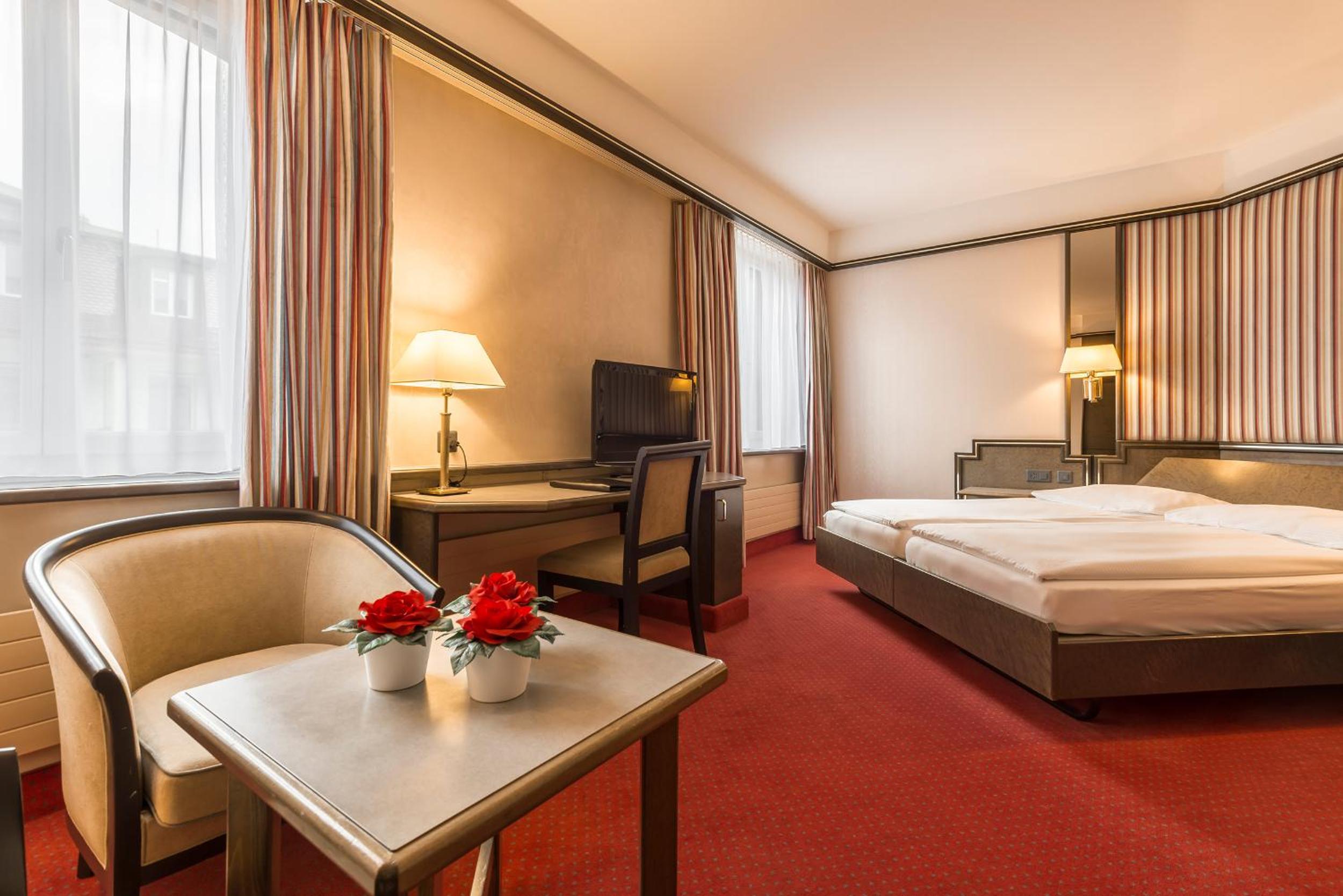Double Room - Photo 11