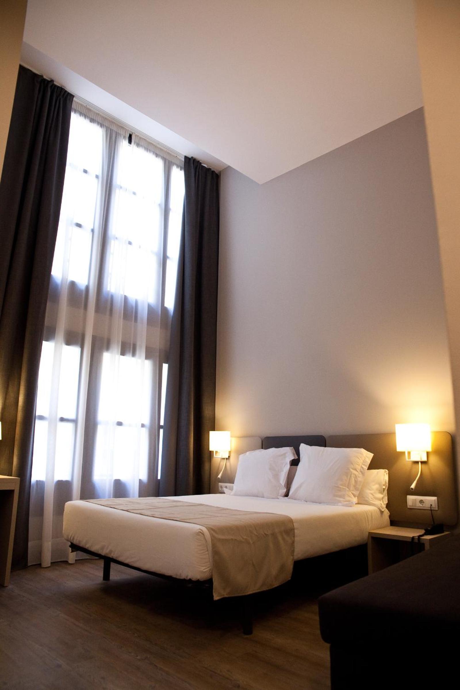 Superior Double or Twin Room with Sofa photo 3