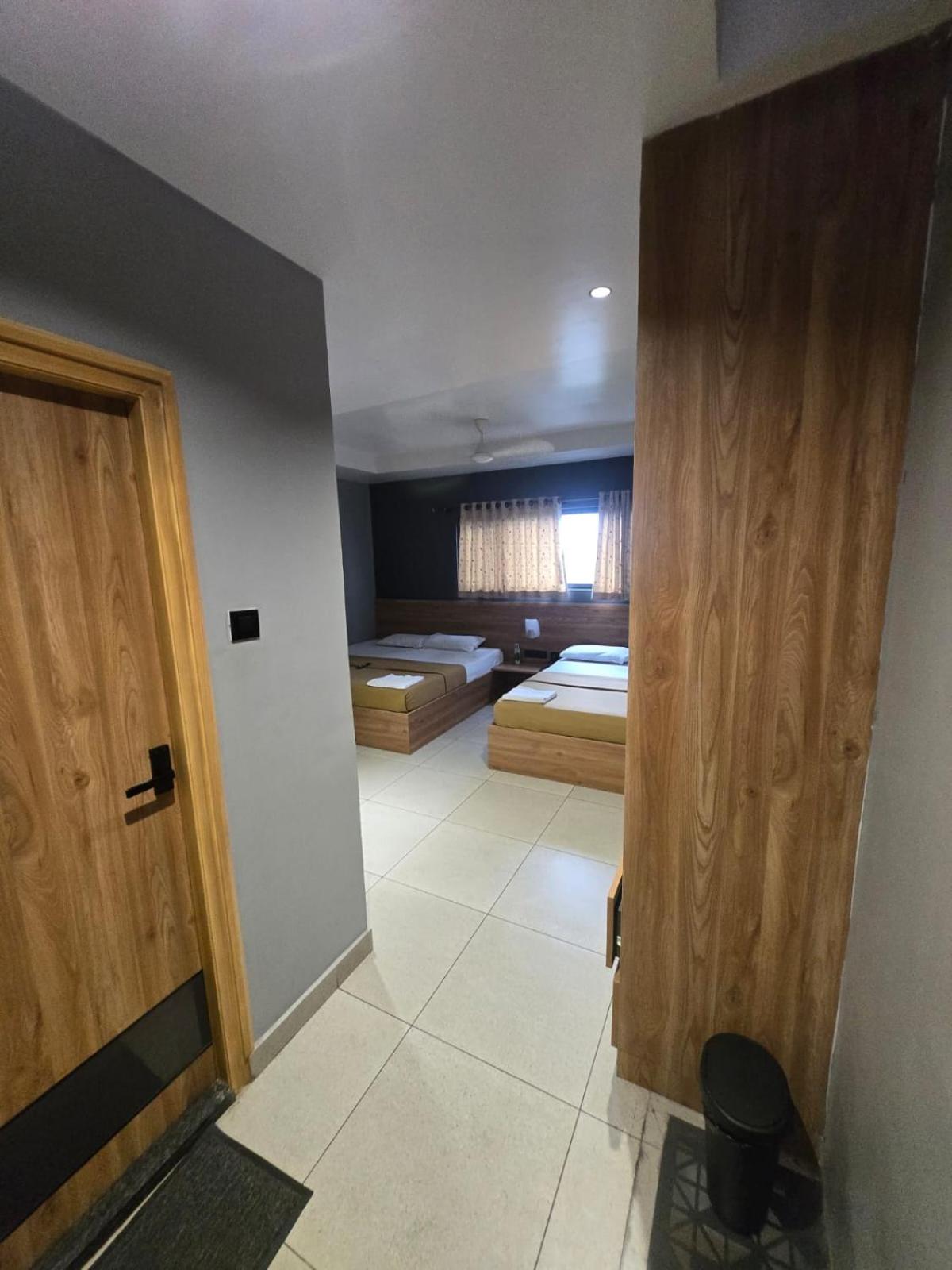 King Room with Two King Beds photo 3