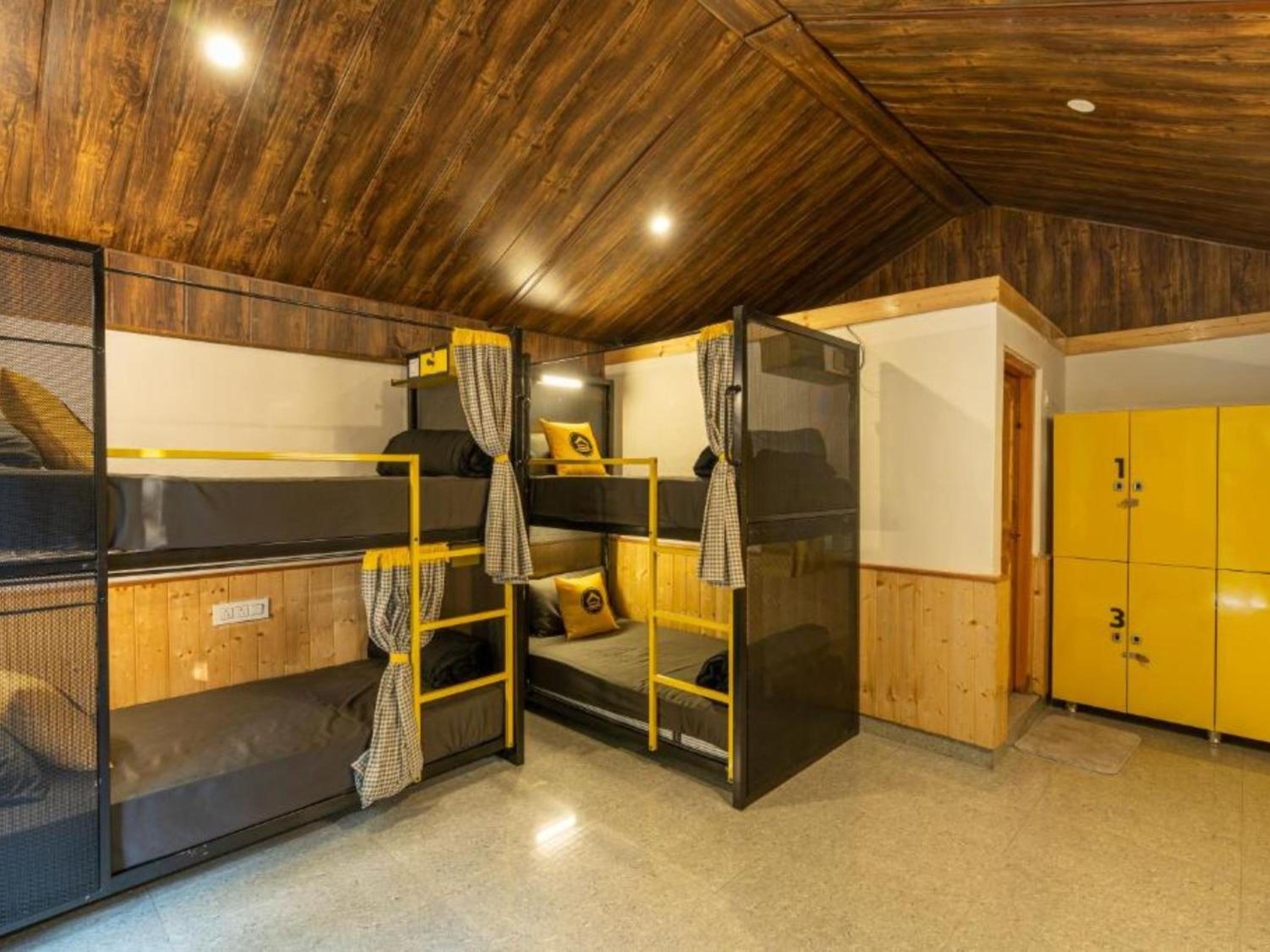 Bed in 4-Bed Mixed Dormitory Room photo 2